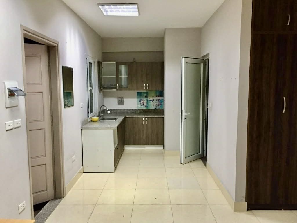 bán nhà mặt phố Ngọc Lâm, 70m x 5tầng, khu vực sầm uất, kinh doanh ngày đêm 4