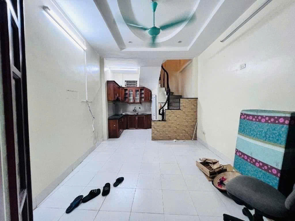 Cho thuê nhà ngõ Dương Khuê - Mai Dịch - Cầu Giấy 30M X 5T giá 13 triệu, 10M RA Ô TÔ 2