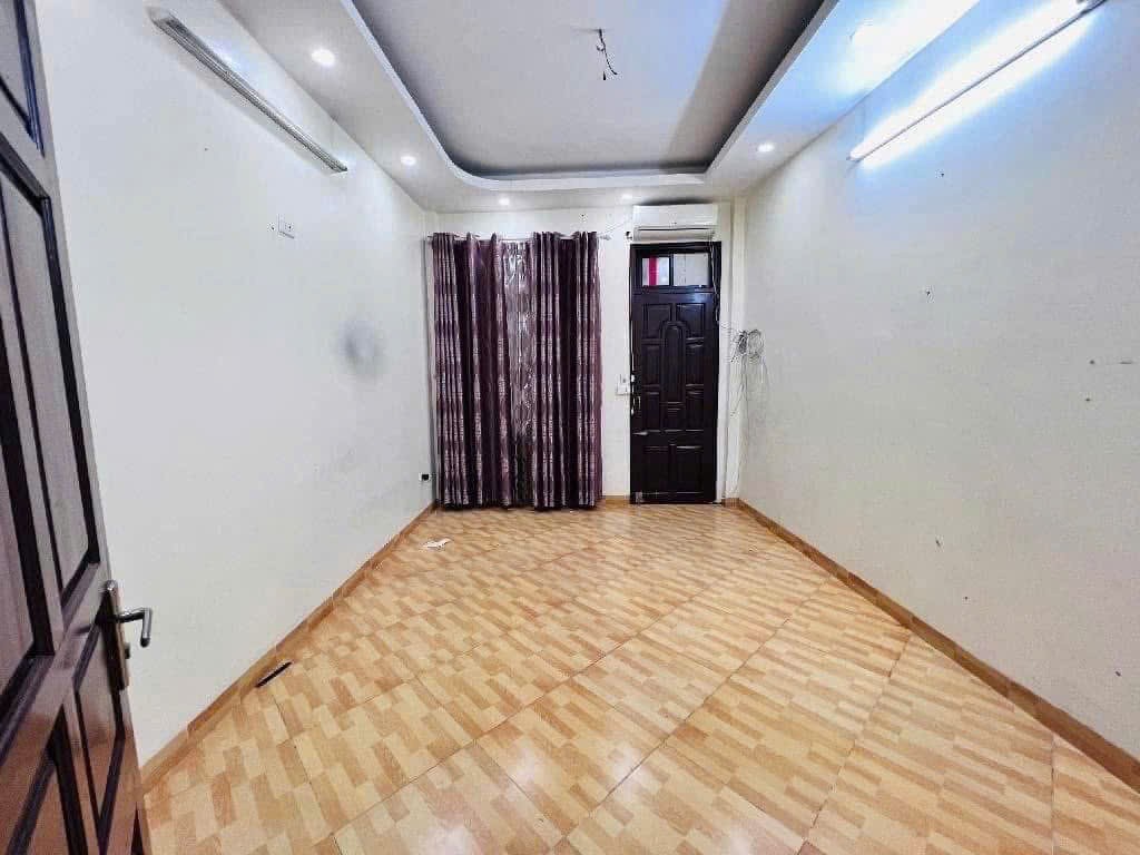 Cho thuê nhà ngõ Dương Khuê - Mai Dịch - Cầu Giấy 30M X 5T giá 13 triệu, 10M RA Ô TÔ 3