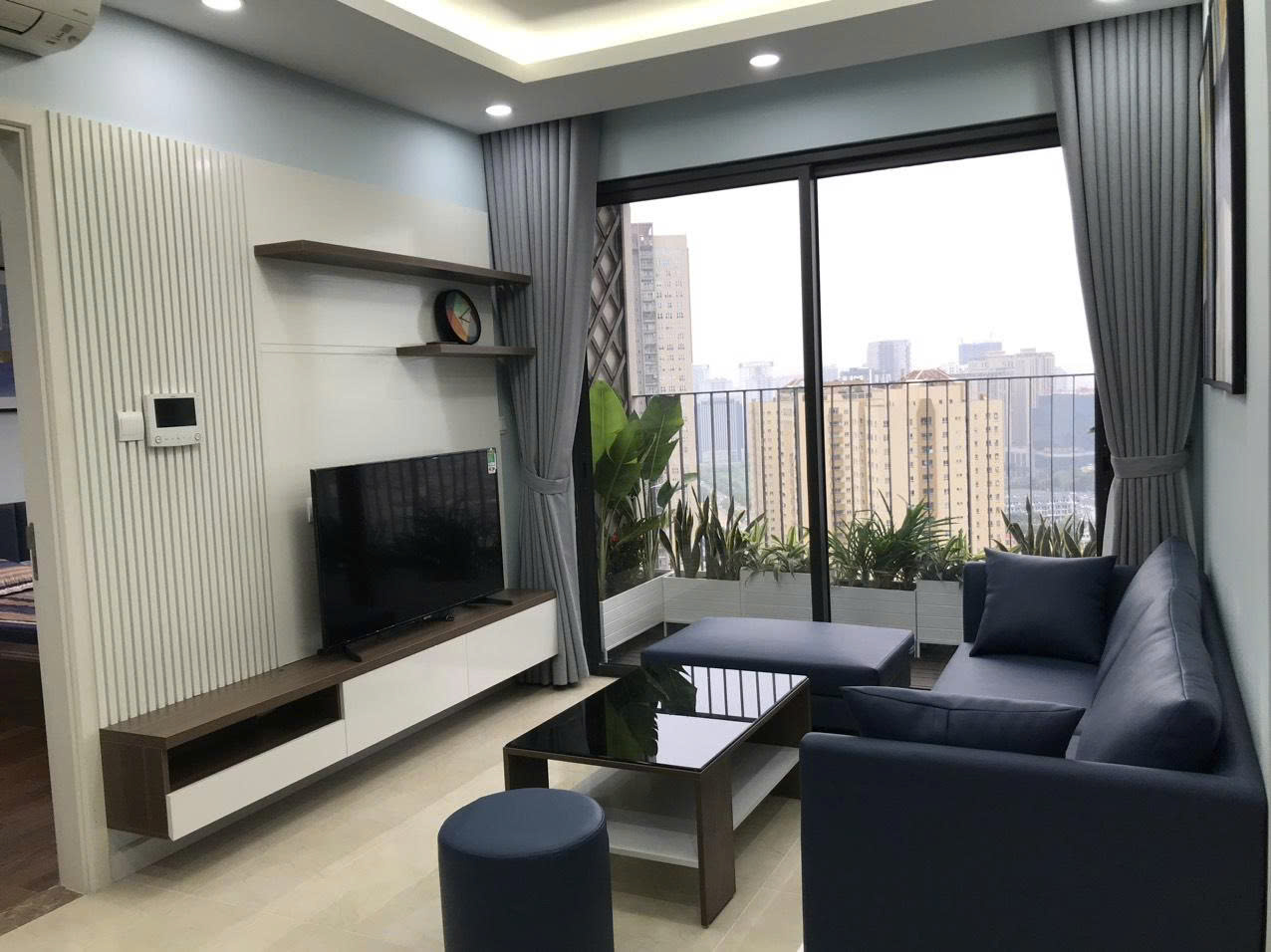 Cần bán VINHOMES D'CAPITALE căn 2 ngủ view hồ giá 9.5 tỷ 3