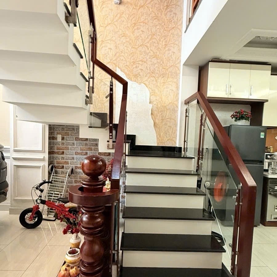 Ô TÔ NGỦ NHÀ – 57M² – 5 Tầng/4PN – Gần kdc Cityland – Chỉ hơn 8x Tỷ 5