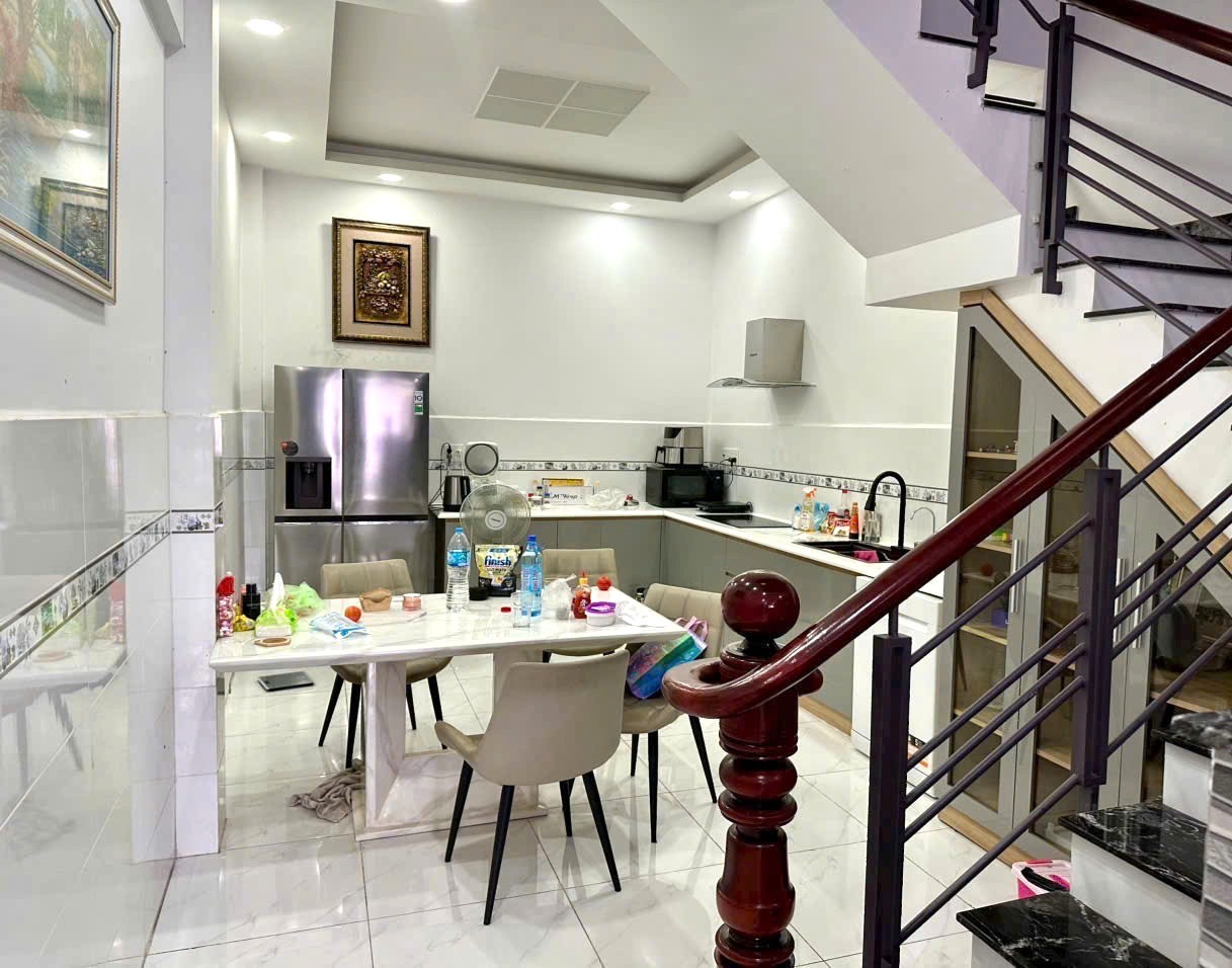 Giáp Tân Bình - 50M² – 3 Tầng/4PN – Đối diện EMART 2– Chỉ hơn 5x Tỷ 2