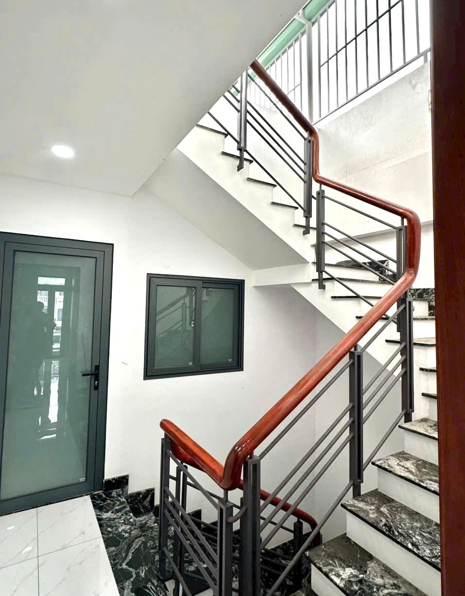 Giáp Tân Bình - 50M² – 3 Tầng/4PN – Đối diện EMART 2– Chỉ hơn 5x Tỷ 4