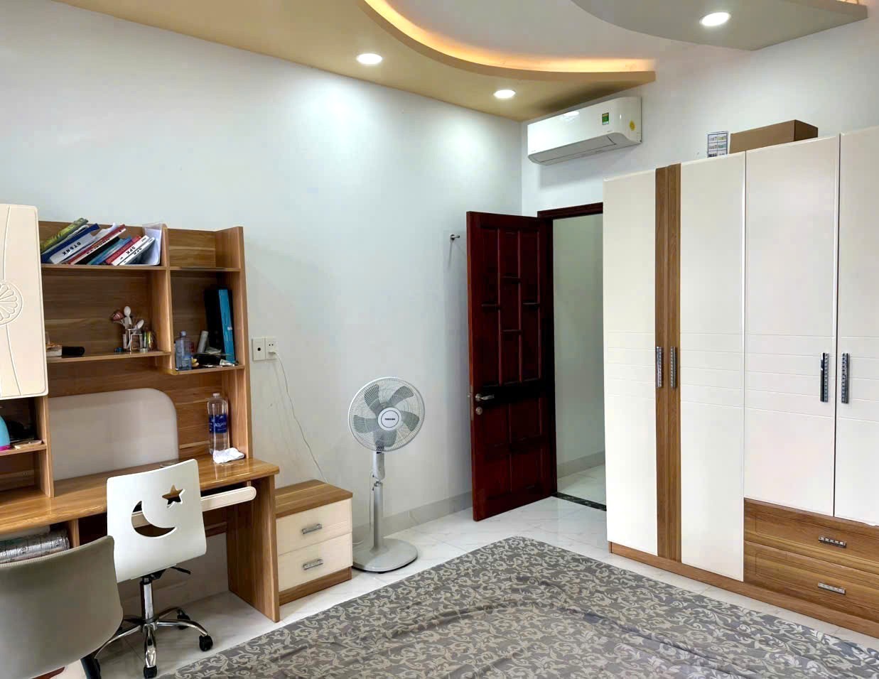 Giáp Tân Bình - 50M² – 3 Tầng/4PN – Đối diện EMART 2– Chỉ hơn 5x Tỷ 3