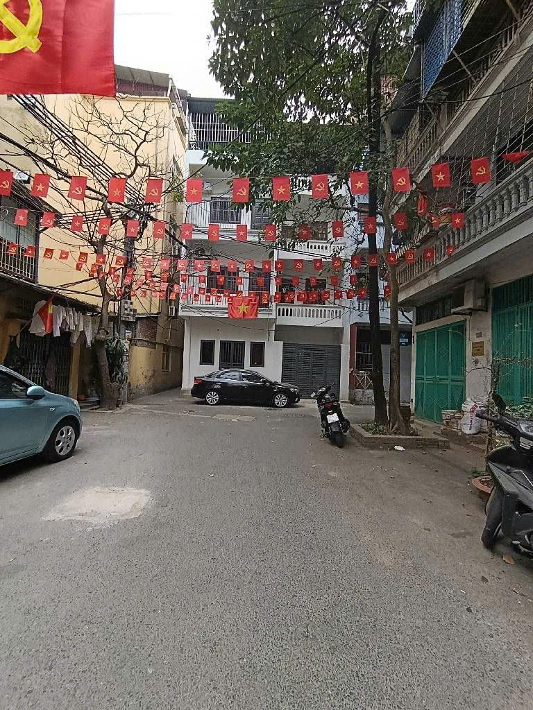 Cần bán Nhà mặt tiền đường Giải Phóng, Phường Giáp Bát, Diện tích 80m², Giá 3.5 Tỷ 5