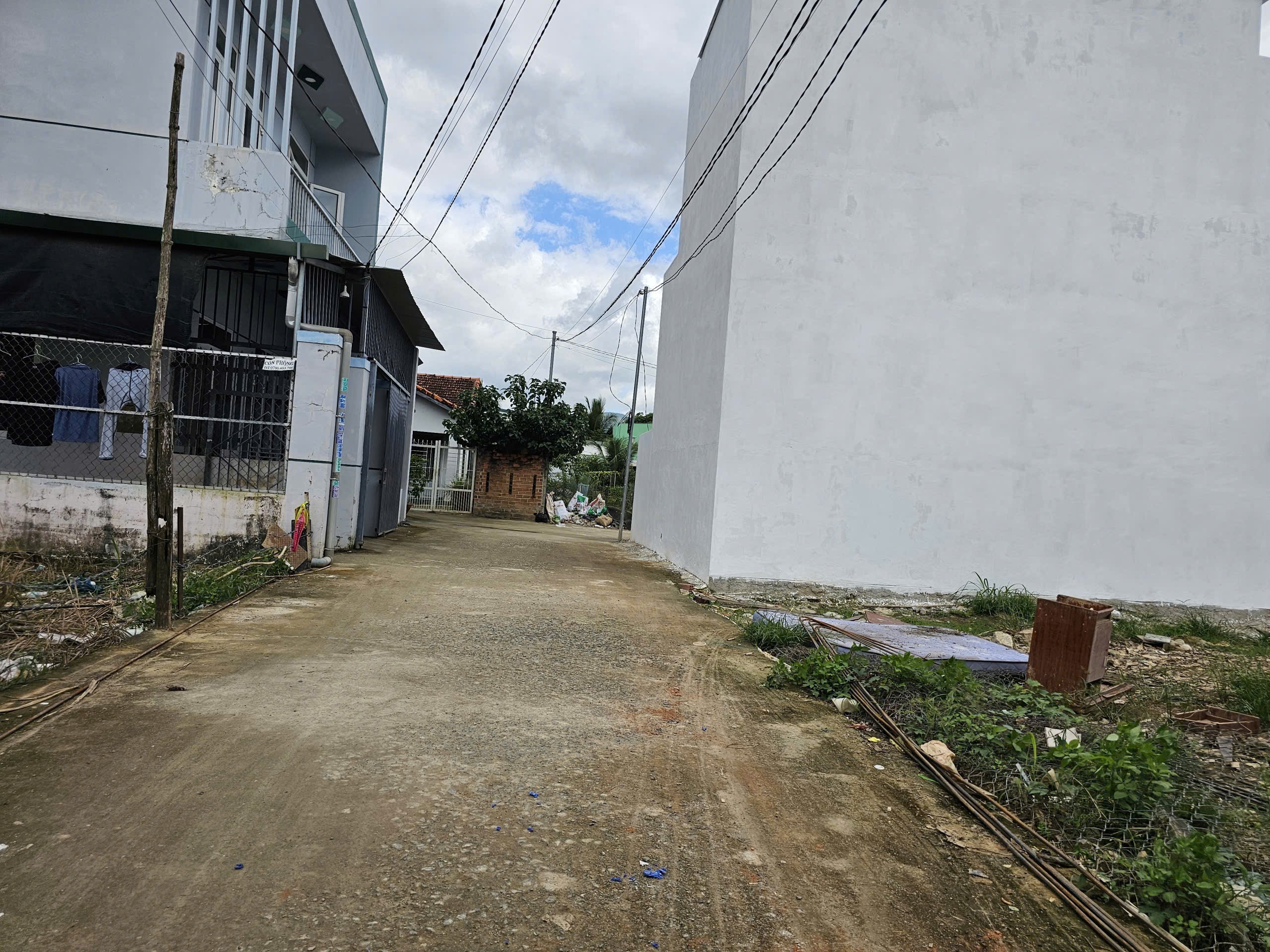 Bán đất Diên Toàn full thổ gần chợ Đông Dinh đường thông bên hông Cafe Sol Vàng 2