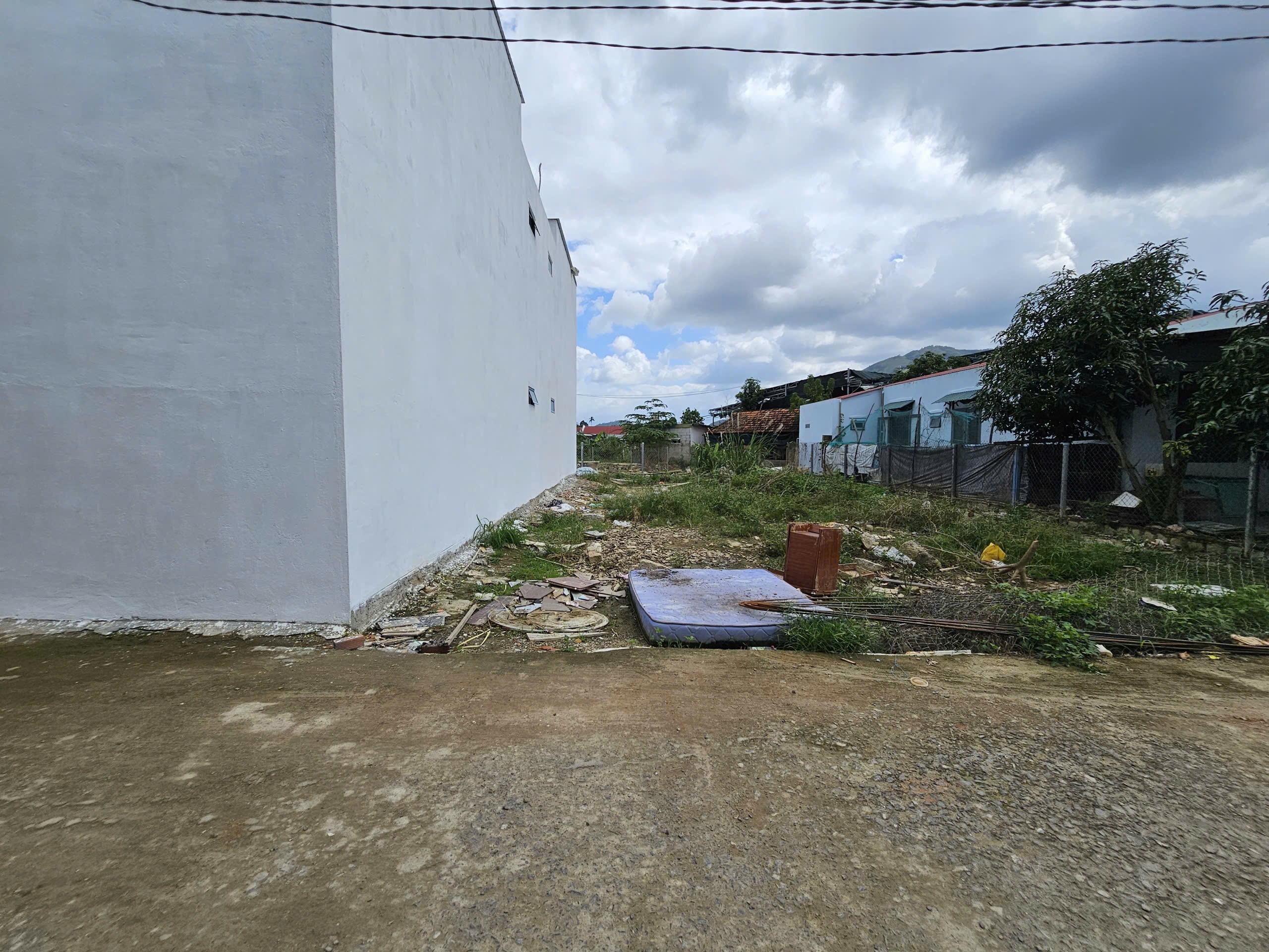 Bán đất Diên Toàn full thổ gần chợ Đông Dinh đường thông bên hông Cafe Sol Vàng 8