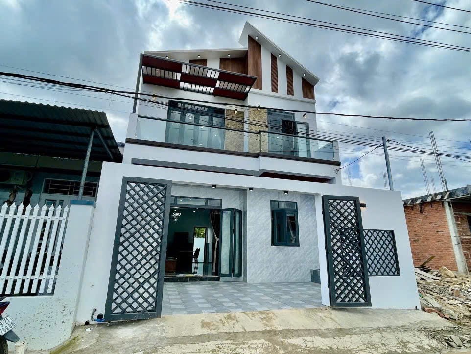 Bán nhà Diên Sơn mới xây mặt tiền đường Gò Độ - tặng full nội thất sang xịn
