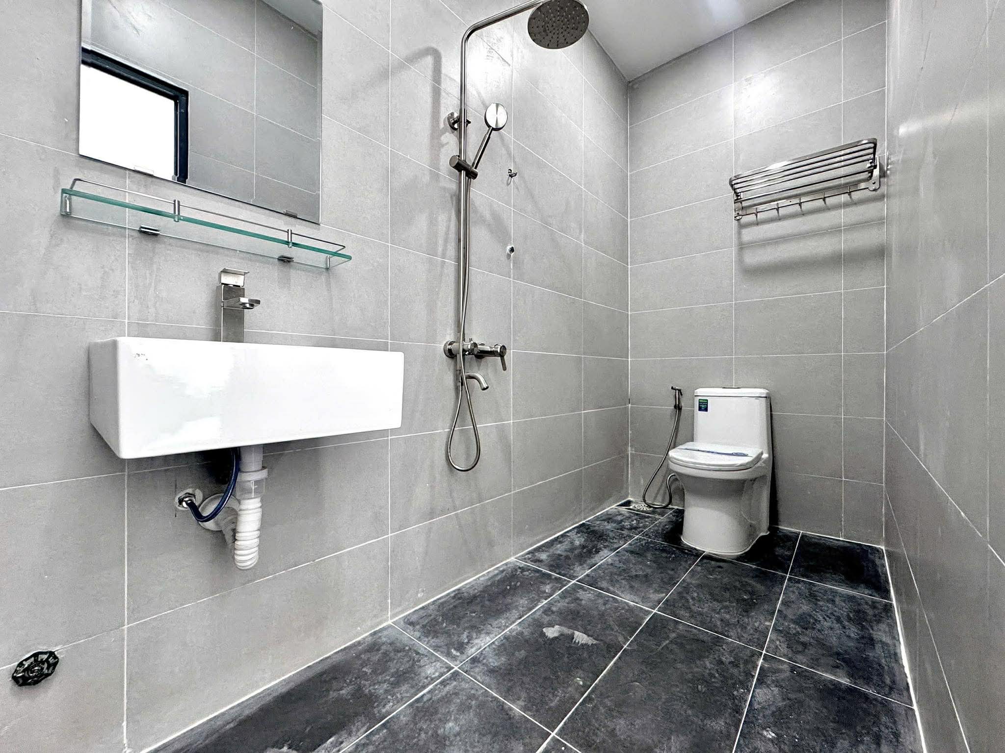 NHÀ 3 TẦNG 6PN FULL NT - LÊ VĂN DUYỆT - 71m2 NGANG 18m - HXH 6m - 13 TỶ 6