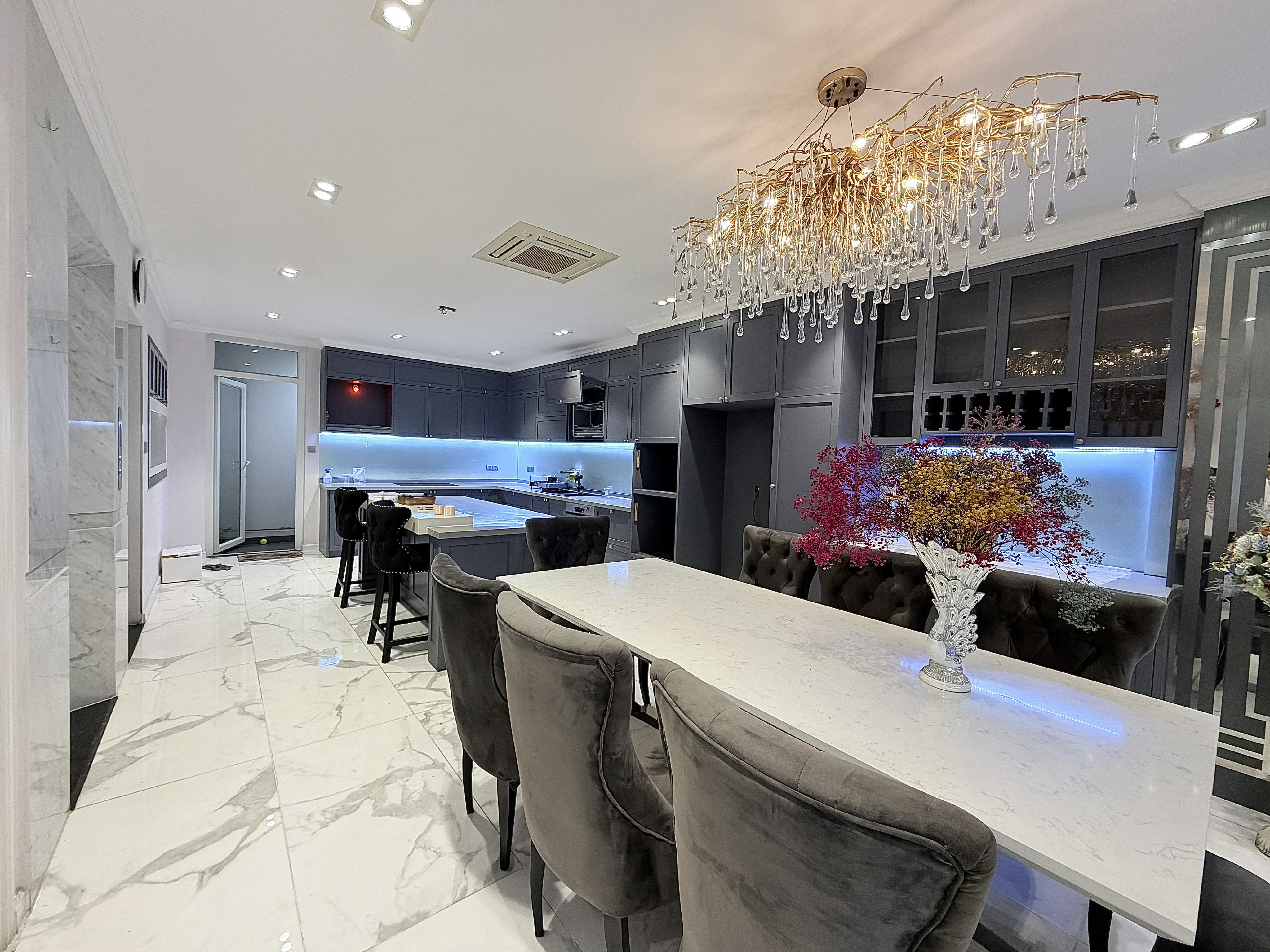 BIỆT THỰ HỒ VĂN HUÊ 114m2 (7.1 x 16) - 7 TẦNG THANG MÁY - 45 TỶ 11