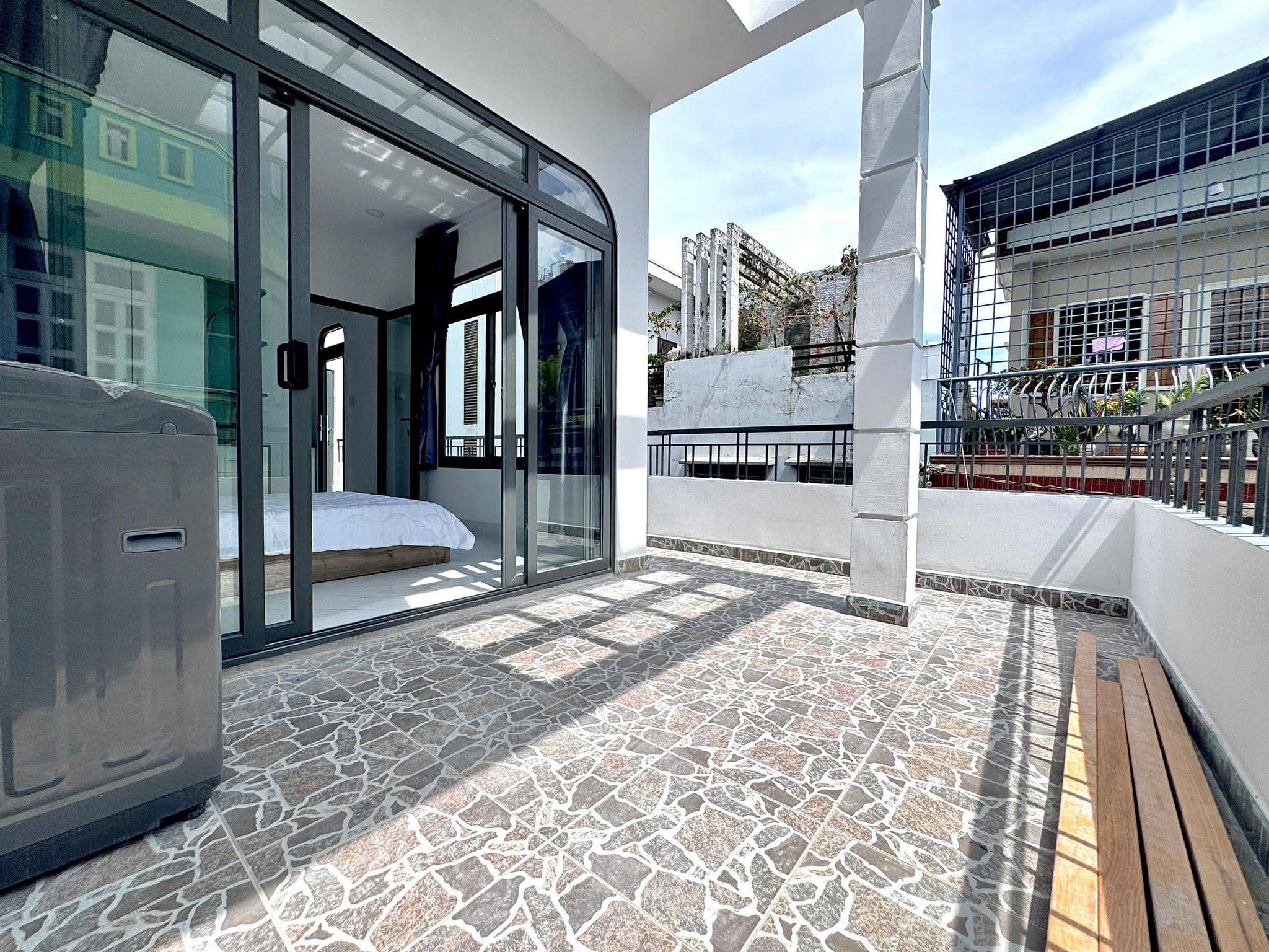 NHÀ 3 TẦNG 6PN FULL NT - LÊ VĂN DUYỆT - 71m2 NGANG 18m - HXH 6m - 13 TỶ 2