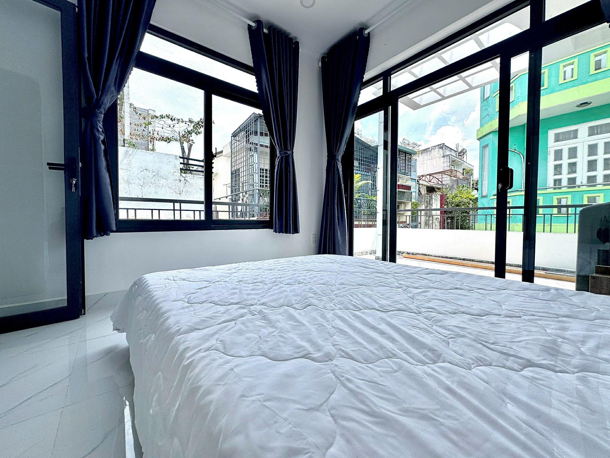 NHÀ 3 TẦNG 6PN FULL NT - LÊ VĂN DUYỆT - 71m2 NGANG 18m - HXH 6m - 13 TỶ 3