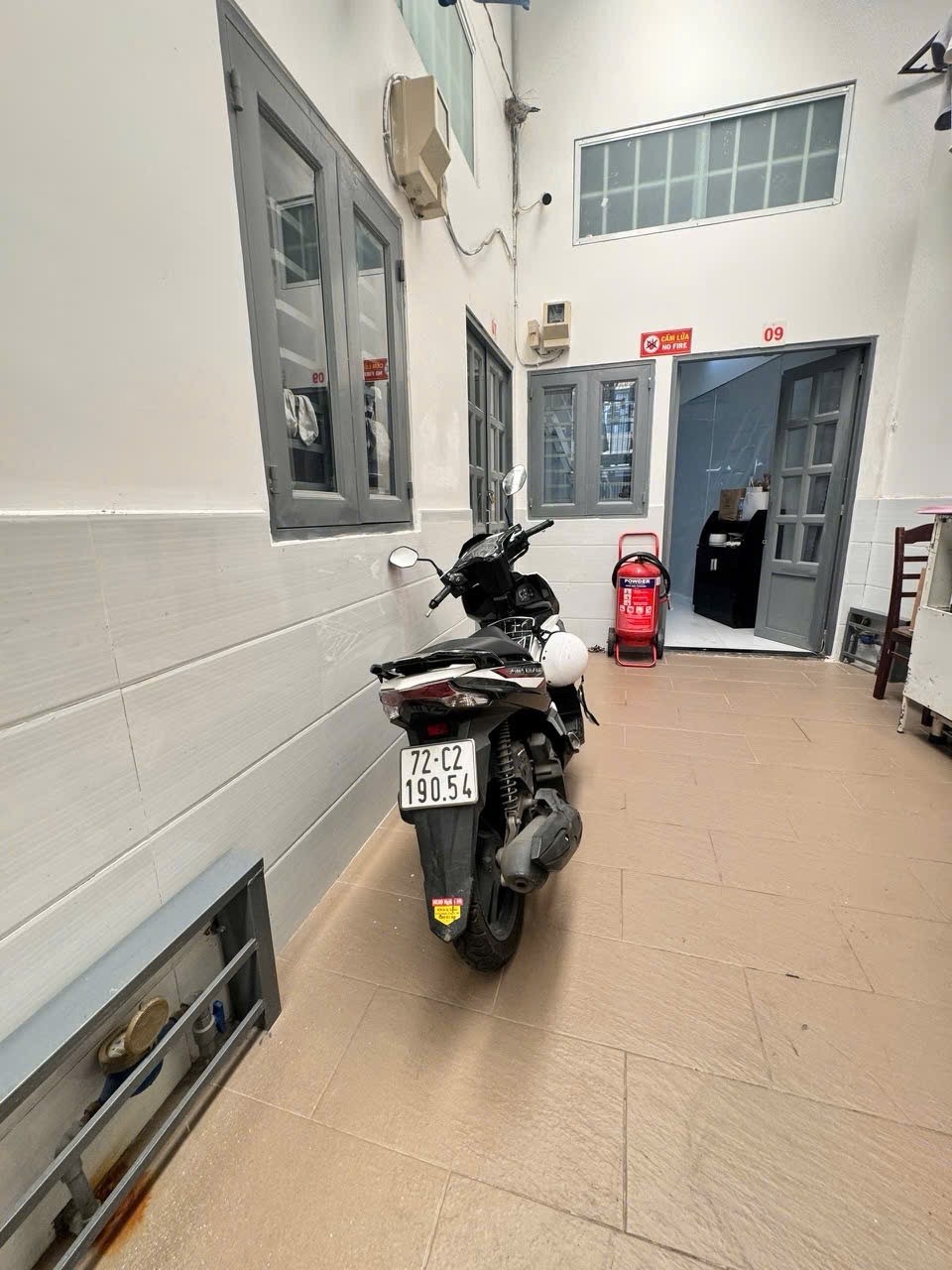 SIÊU PHẨM CHÀO BÁN NHÀ CÓ SẴN DÒNG TIỀN 45 TRIỆU/THÁNG - NGANG ĐẸP 10M*18M - THÔNG RA TÔN THẤT 4