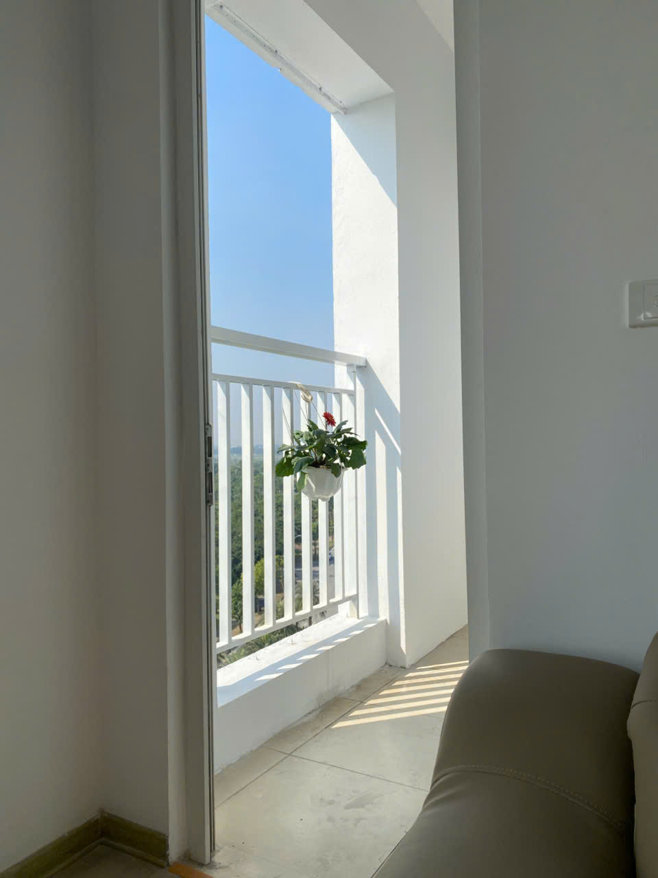 Cần bán căn hộ GÓC tầng Trung, hướng view hồ 2PN tại Thanh Hà Mường Thanh 9