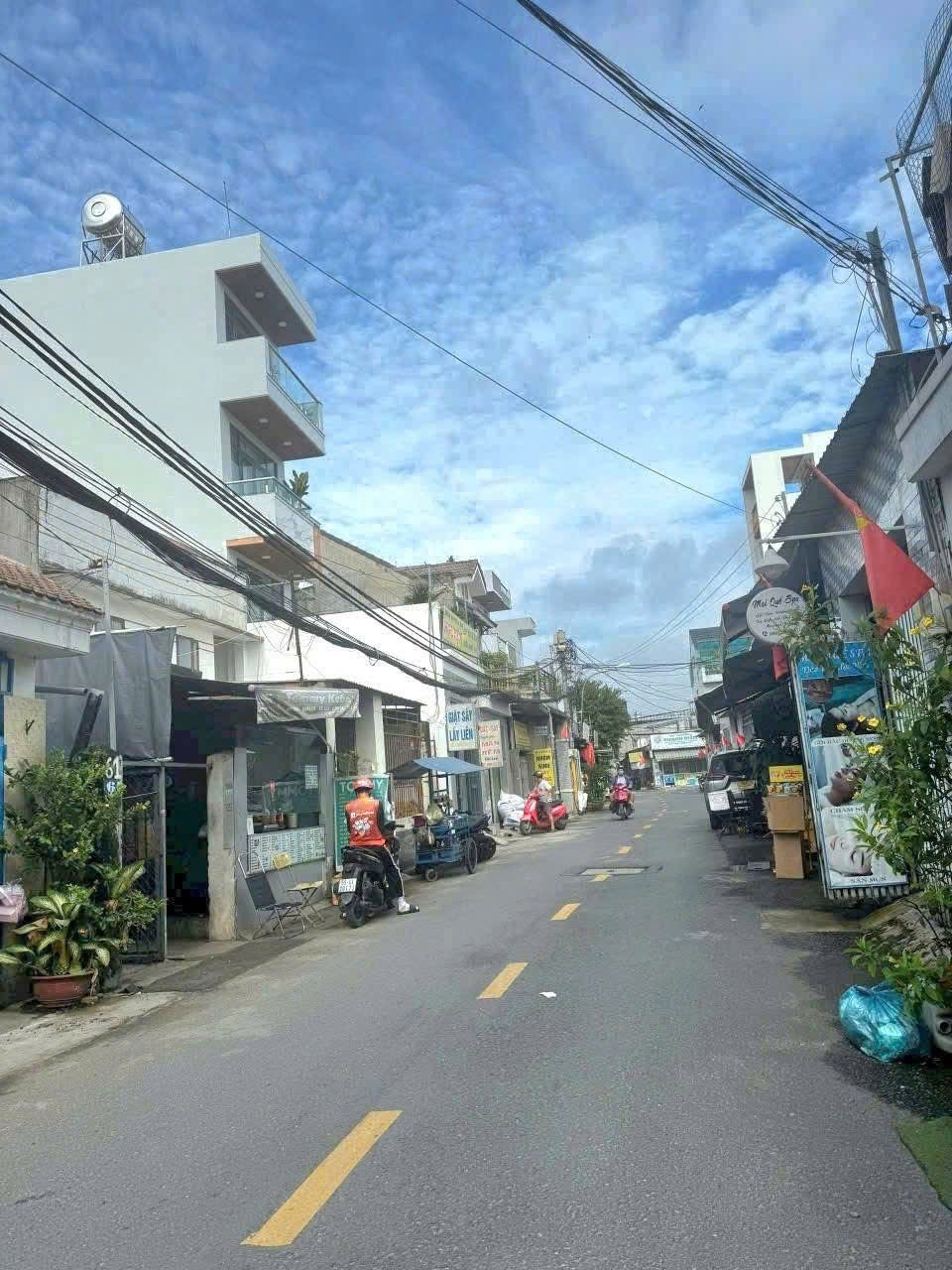 GIẢM SỐC CHỐT NHANH NHÀ 3 LẦU (4.2X18) MẶT TIỀN HIỆP THÀNH 06, Q12 4