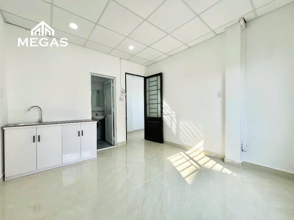 BAN NHÀ XE HƠI ĐẬU CỬA- Đ.XÓM CHIẾU- XE HƠI ĐẬU CỬA- LƯU THÔNG TÔN THẤT THUYÊT- NGUYỄN TẤT THÀNH. 2