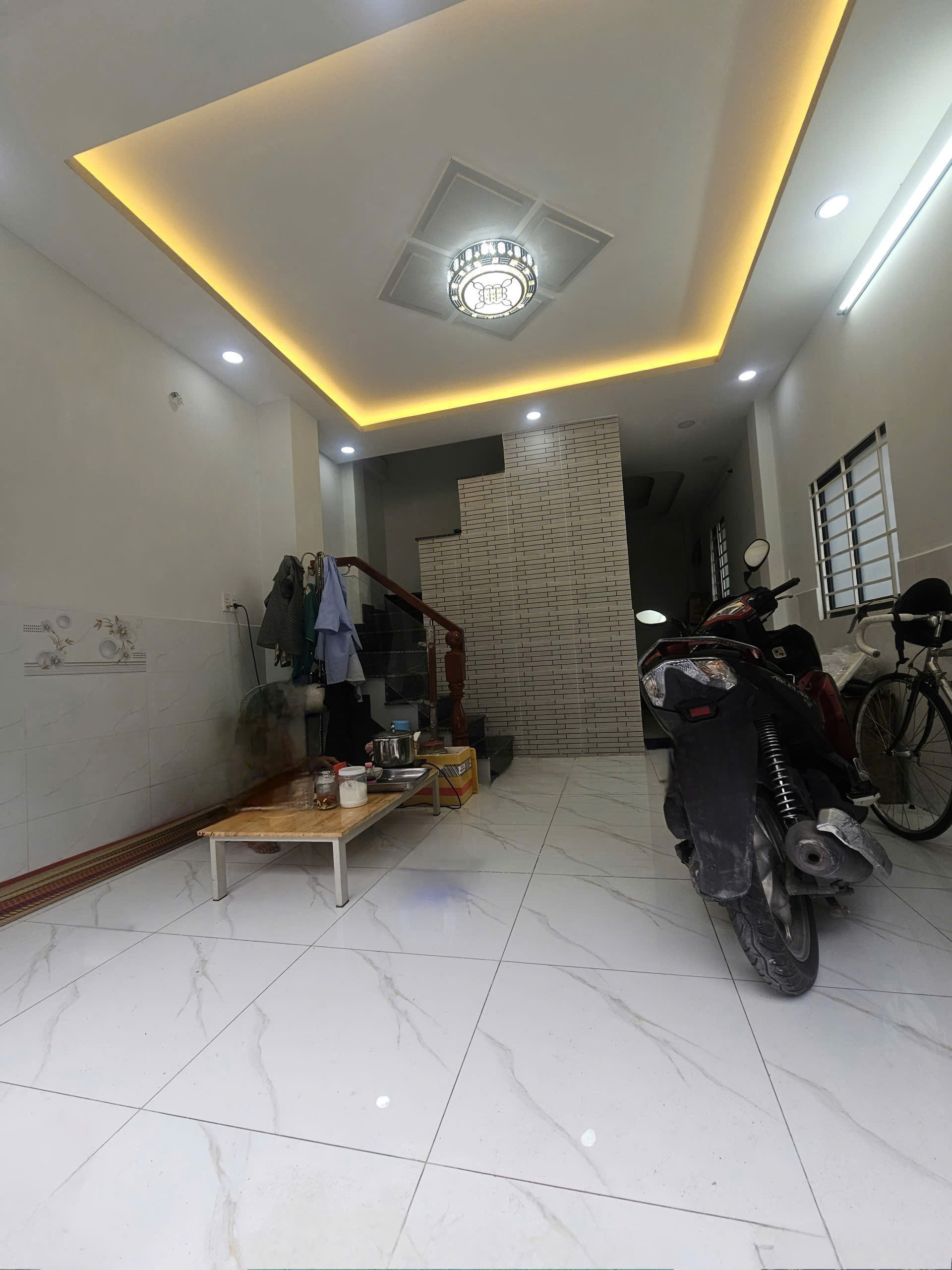 KẾ CHỢ TÂN HƯƠNG - HẺM 5M - 33m2 (4.1x8) - 2 TẦNG BTCT - GIÁ 4.2 TỶ