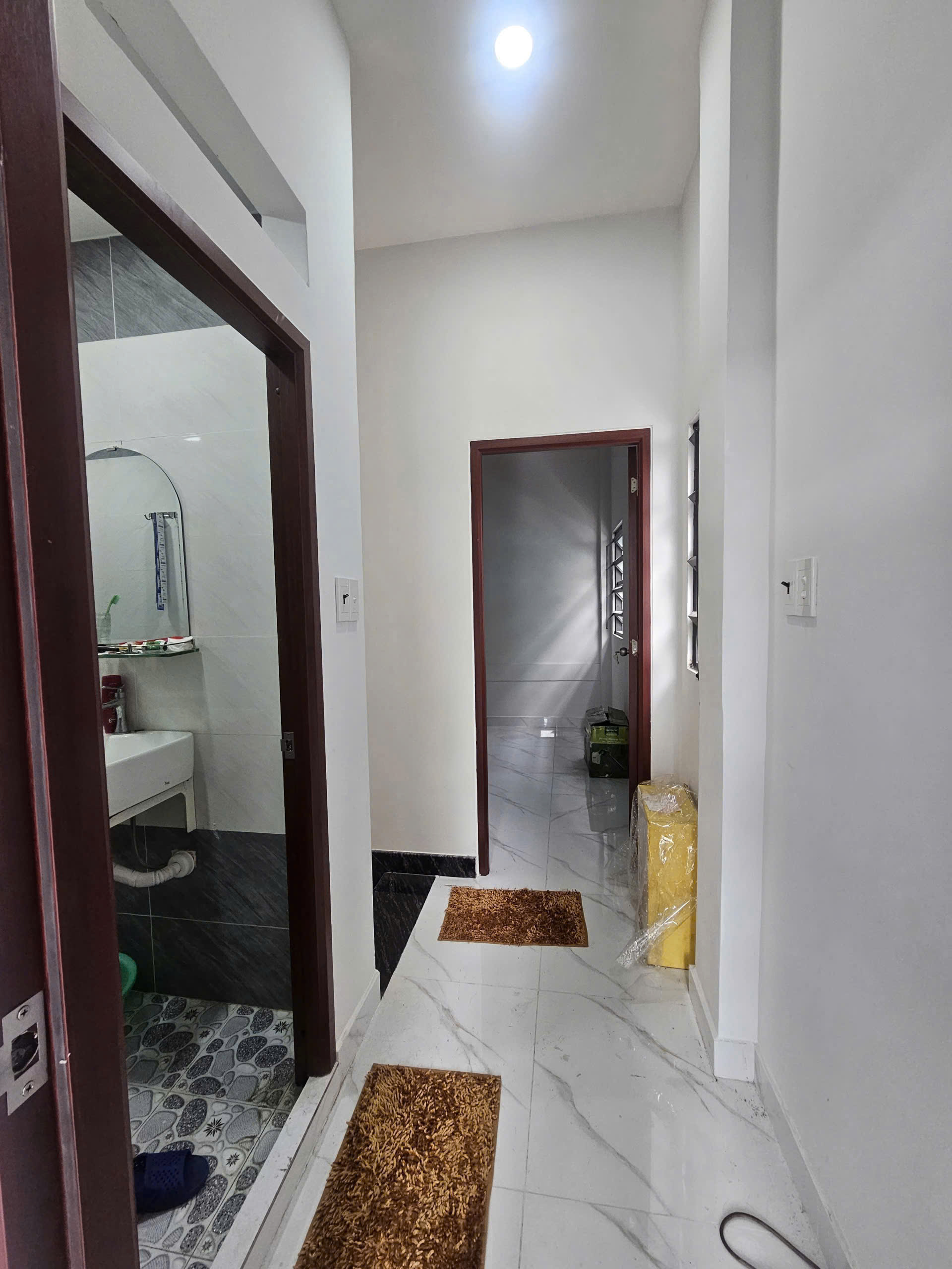 KẾ CHỢ TÂN HƯƠNG - HẺM 5M - 33m2 (4.1x8) - 2 TẦNG BTCT - GIÁ 4.2 TỶ 6