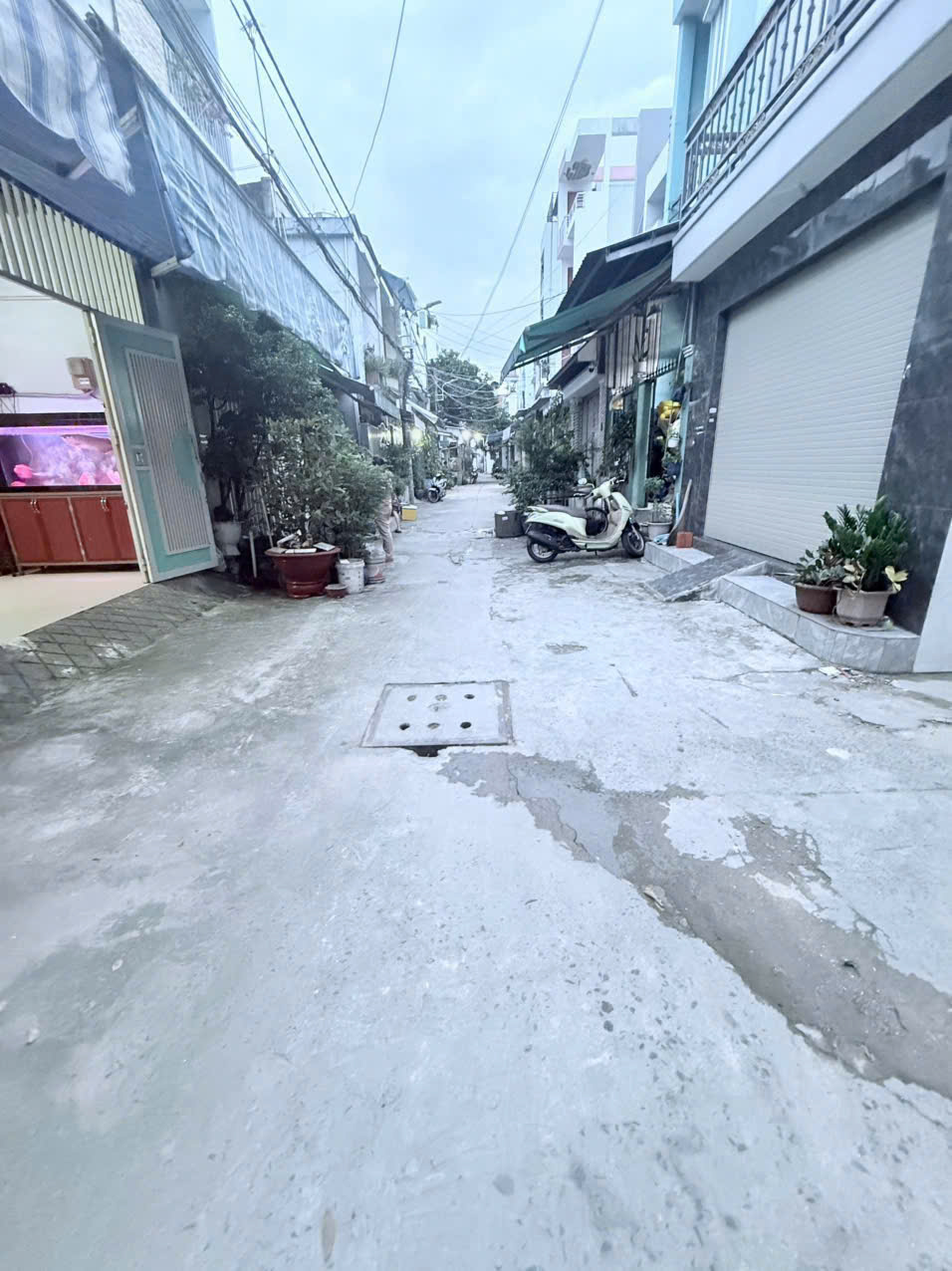 KẾ CHỢ TÂN HƯƠNG - HẺM 5M - 33m2 (4.1x8) - 2 TẦNG BTCT - GIÁ 4.2 TỶ 8