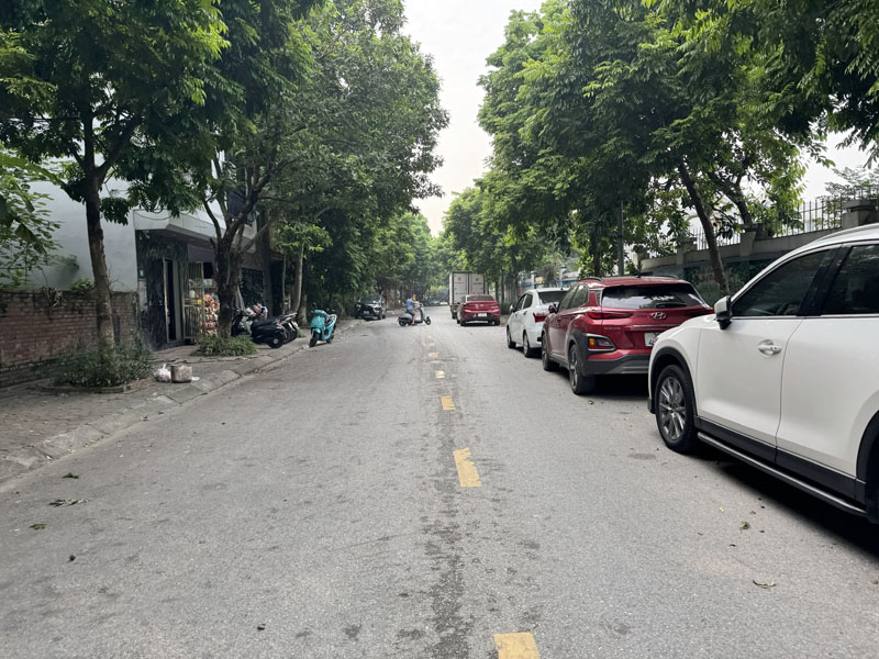 Cần bán 81,5m2 đất thổ cư đường 13m ngay chợ Phúc Lợi. Phù hợp ở kết hợp Văn Phòng/ Cty 6