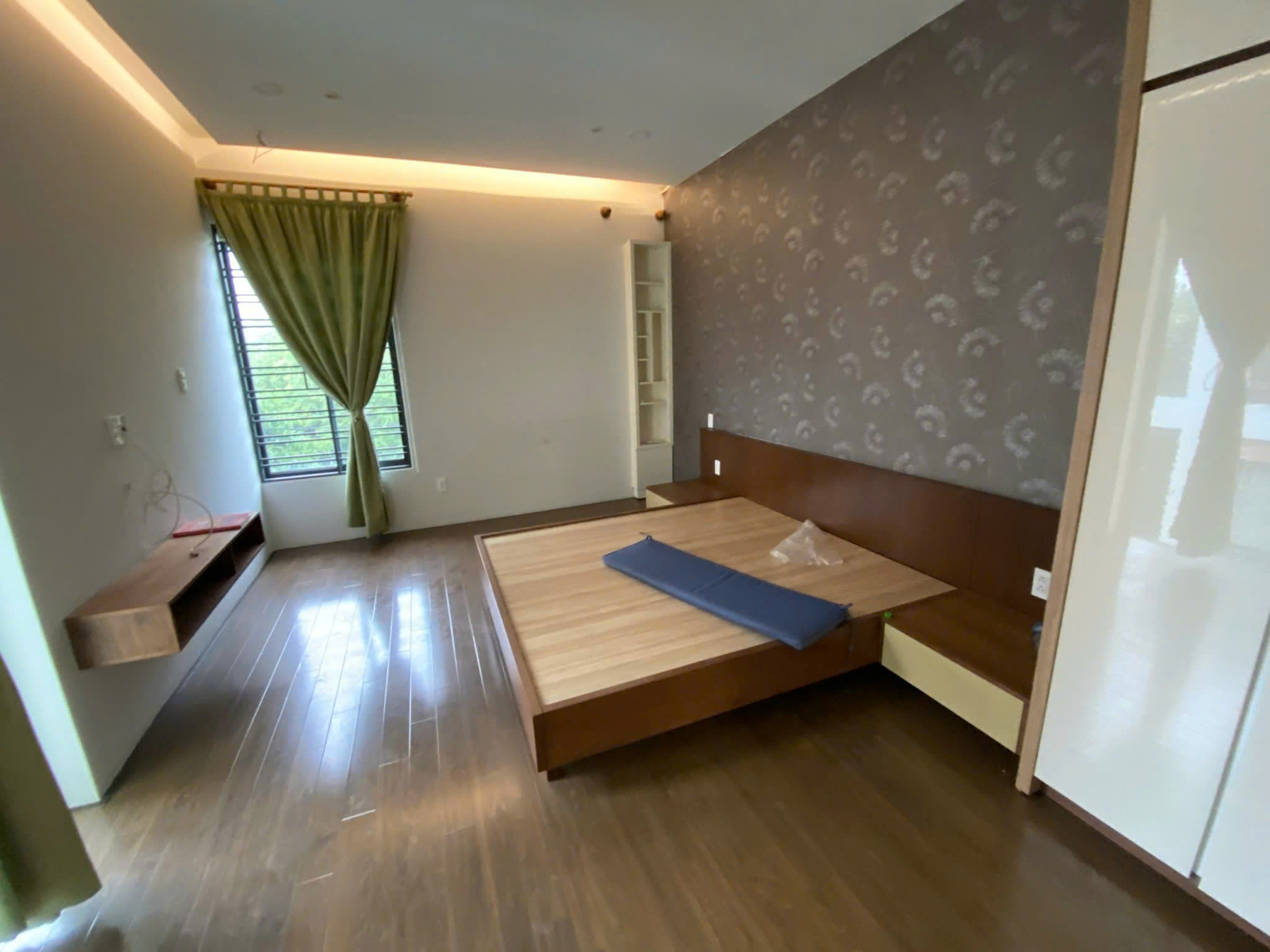 Cần bán Biệt thự Phường Phước Long A, Quận 9, Diện tích 160m², Giá 28 Tỷ 7