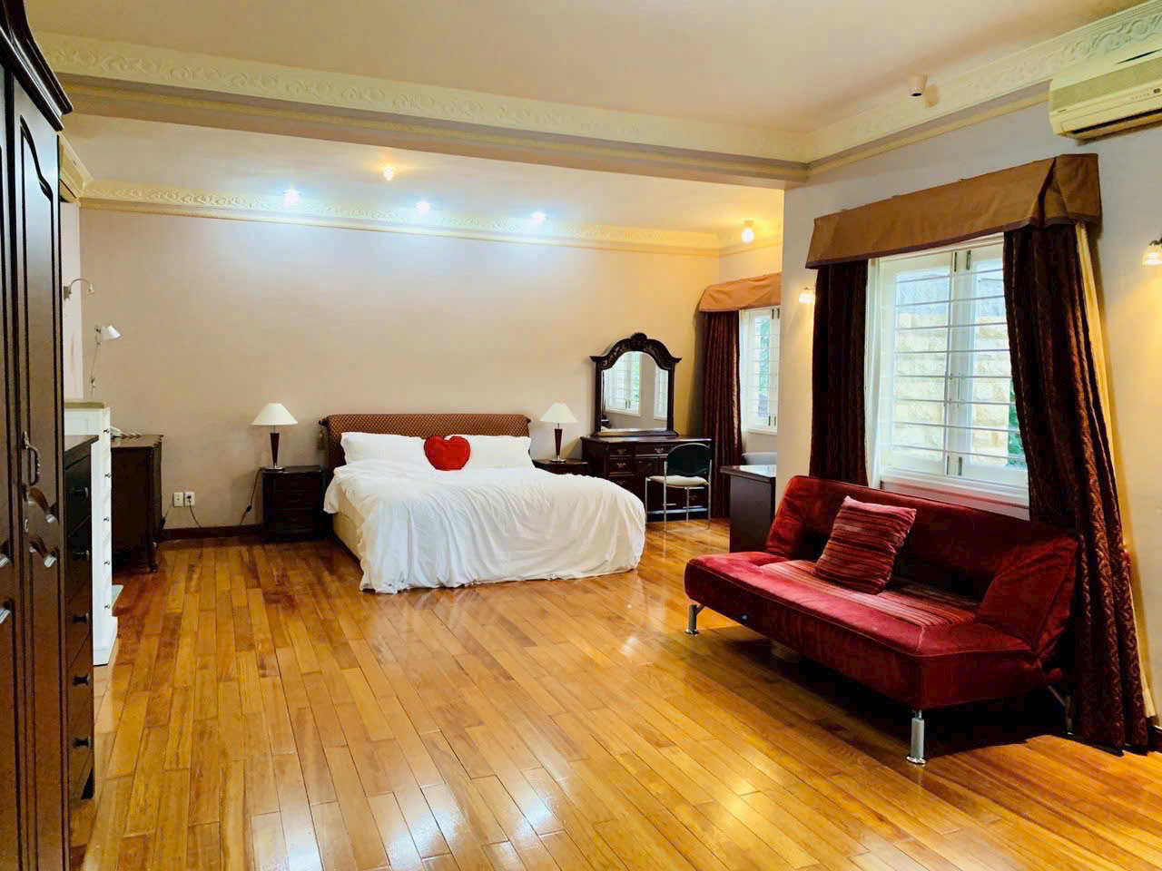 Cho thuê Biệt thự Phường Thảo Điền, Quận 2, Diện tích 325m², Giá Thương lượng 3