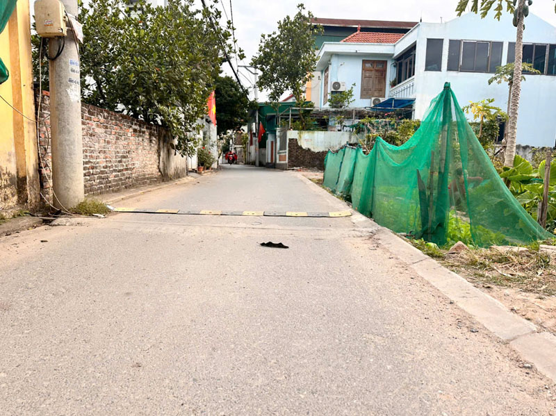 Cần bán 59m2 đất mặt đường Lê Xá, Bát Tràng. Đường thông ô tô 16 chỗ, cách vin chỉ 500m 2