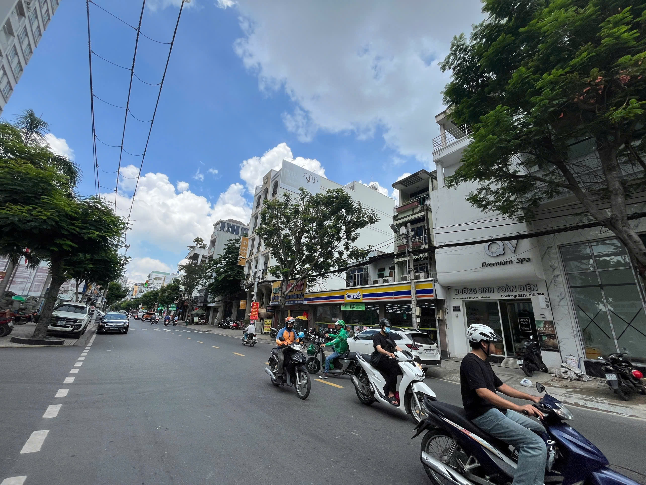 Cho thuê Nhà mặt tiền Tân Bình, Hồ Chí Minh, Diện tích 123m², Giá 175 Triệu/tháng 2