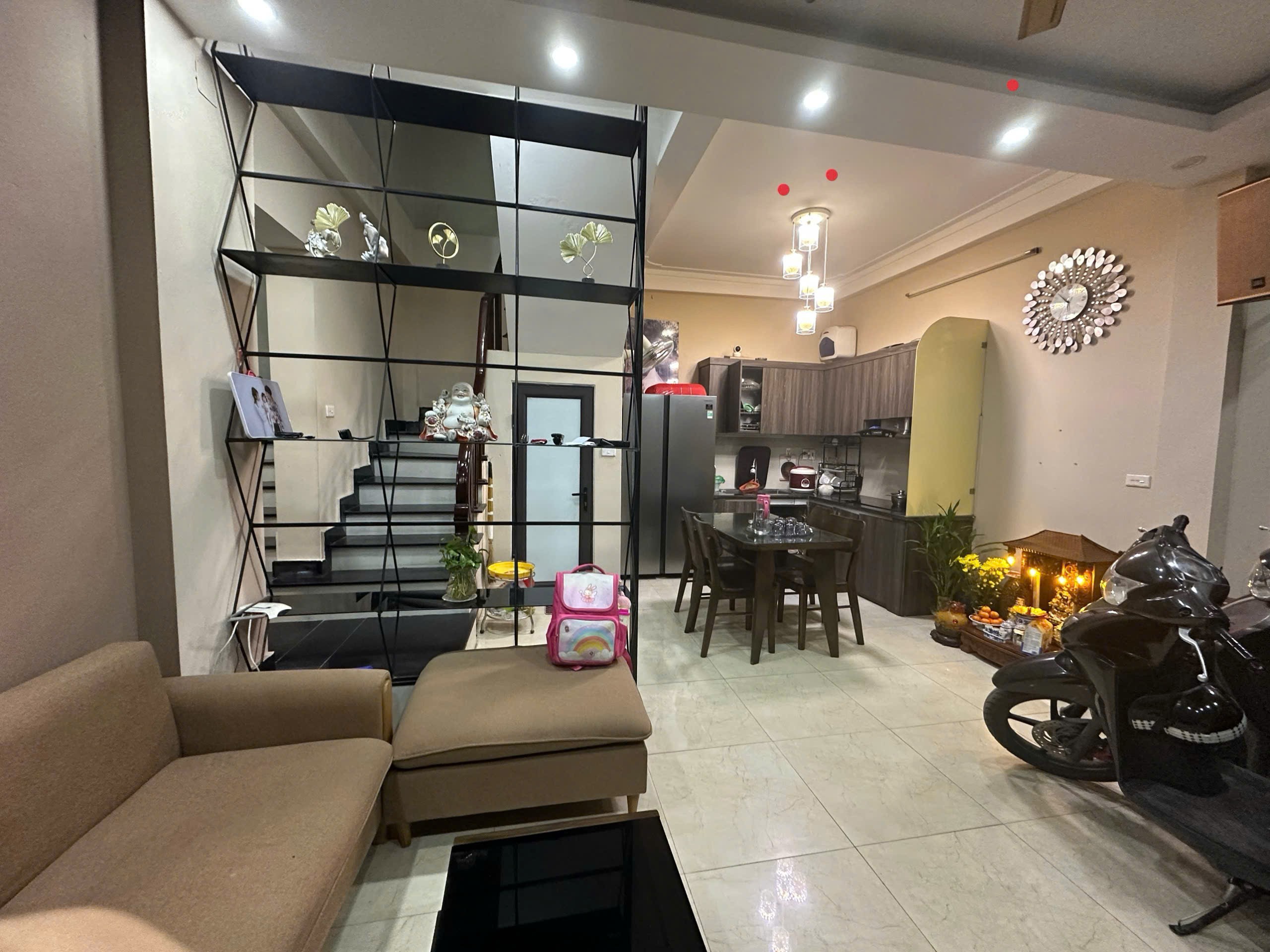 BÁN NHÀ PHÚC LỢI LONG BIÊN DT 37M2 Ô TÔ GẦN TRẺ CON ĐI HỌC HAI BƯỚC Ở SƯỚNG 2