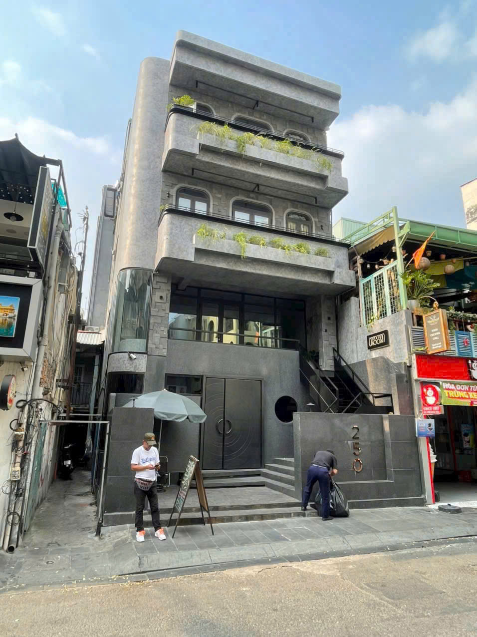 Cần bán Nhà mặt tiền Phường Cầu Ông Lãnh, Quận 1, Diện tích 113m², Giá 74 Tỷ