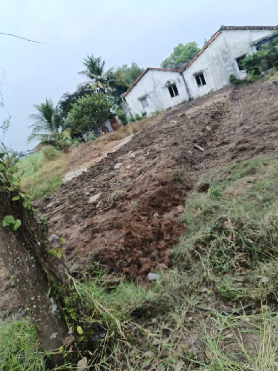 Bán đất thổ cư mặt tiền đường Xóm Tháp, xã Đức Lập Thượng dt 150m2 giá 1,45 tỷ