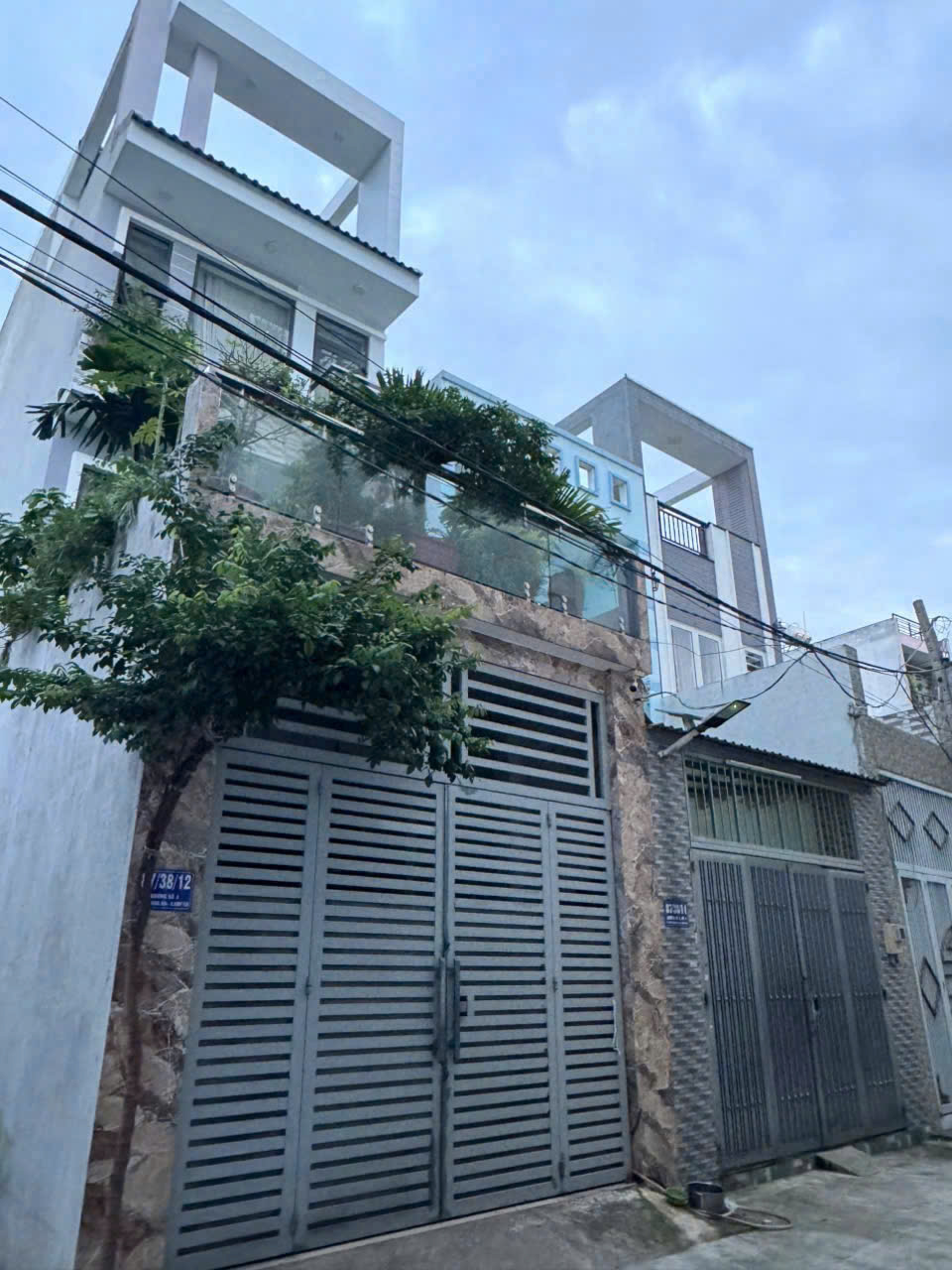 Bán nhà hẻm đường số 3, Bình Hưng Hòa , dt 83m2 , 2 lầu , 3pn , 3wc , 2 sân thượng giá 5,9 tỷ 2