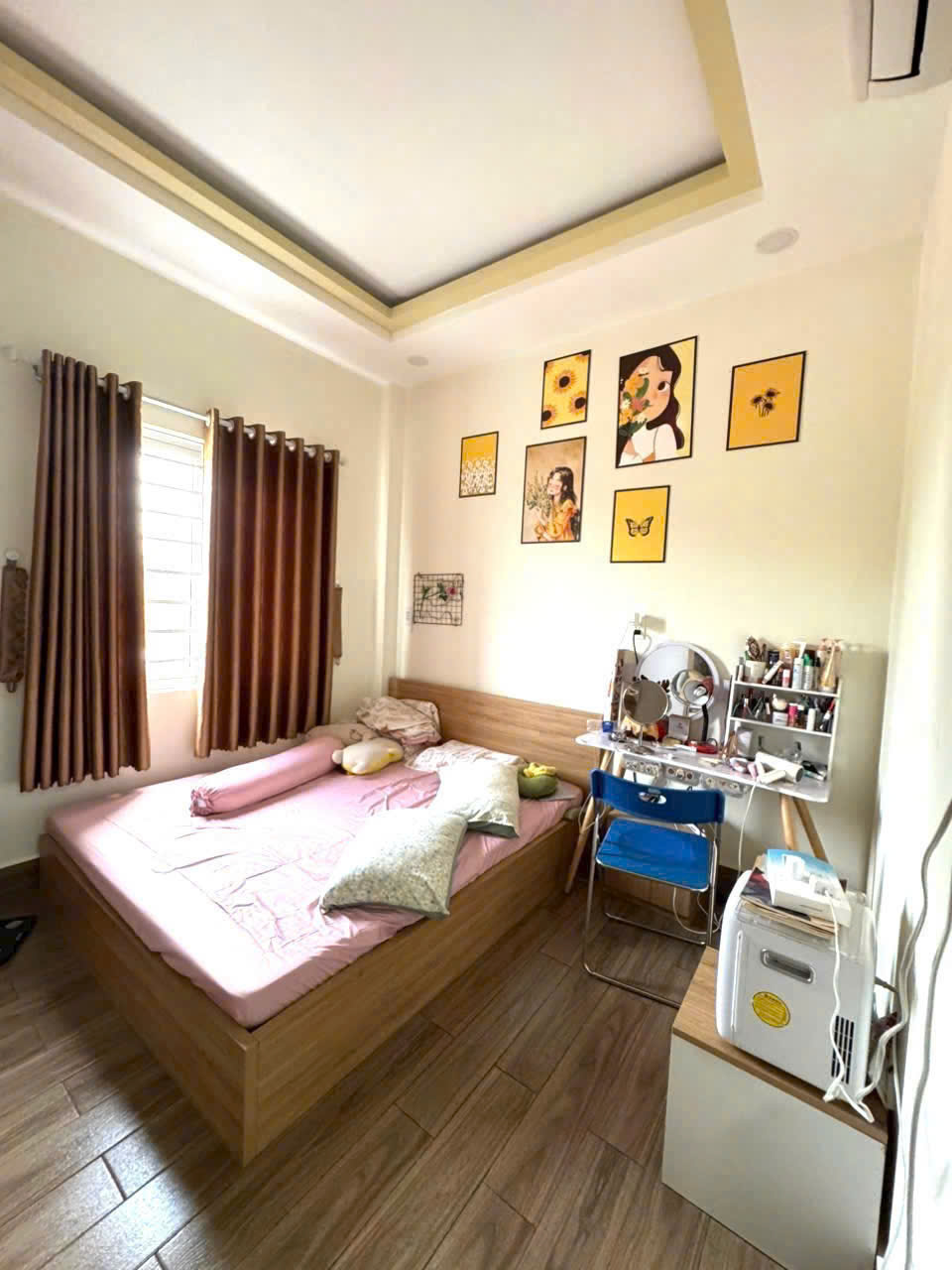 Bán nhà hẻm đường số 3, Bình Hưng Hòa , dt 83m2 , 2 lầu , 3pn , 3wc , 2 sân thượng giá 5,9 tỷ 8