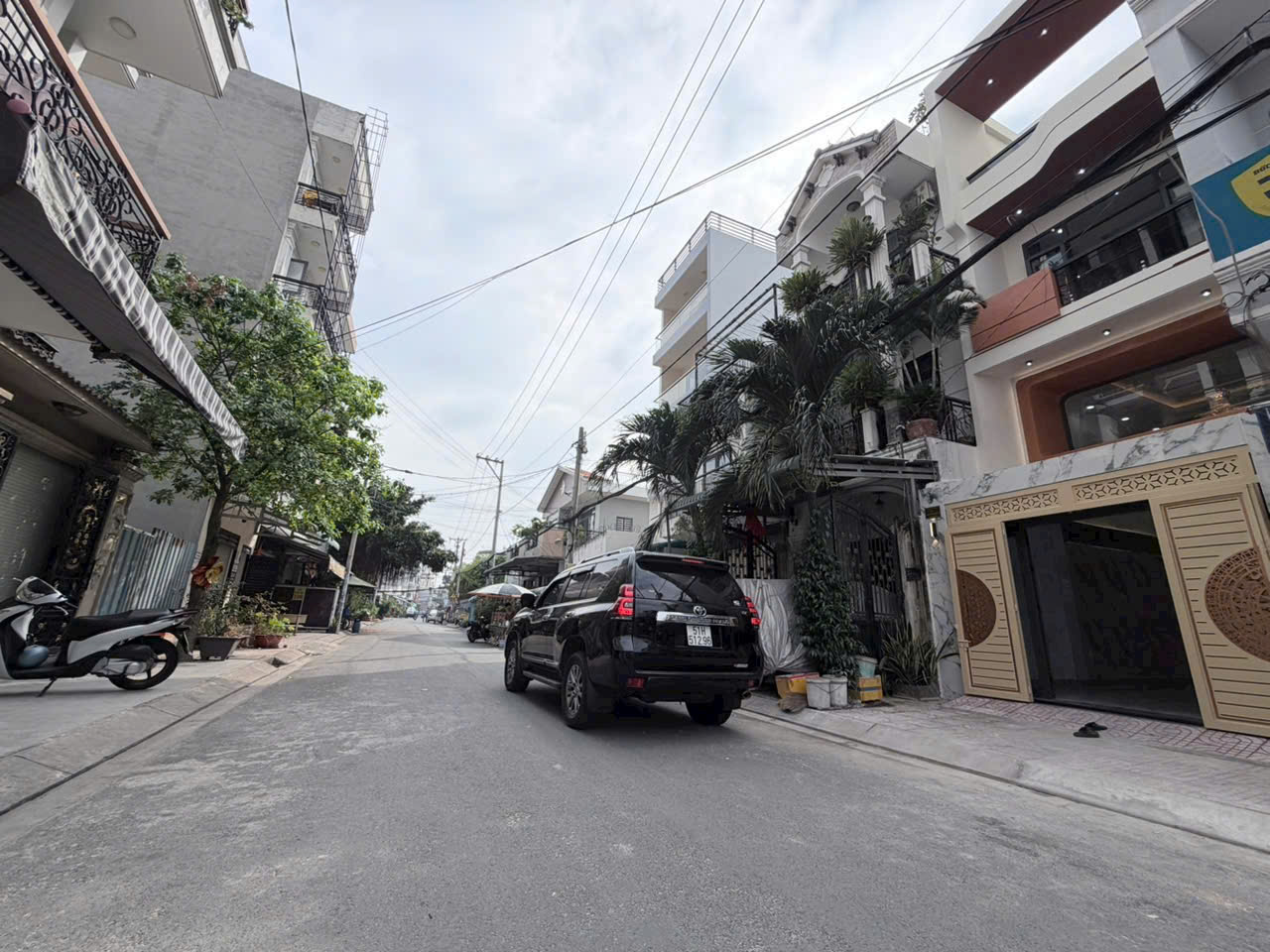 Bán nhà hẻm Nguyễn Hữu Tiến , Tây Thạnh dt 64m2 , 2 lầu , 4pn , 5wc , nội thất hiện đại giá 10,5 tỷ 4