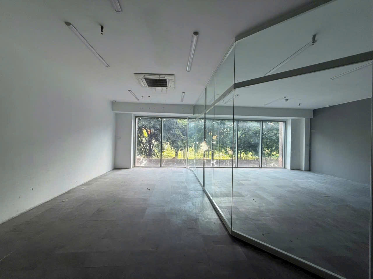 Cho thuê Nhà mặt tiền Phường Thủ Thiêm, Quận 2, Diện tích 99m², Giá 140 Triệu/tháng 2