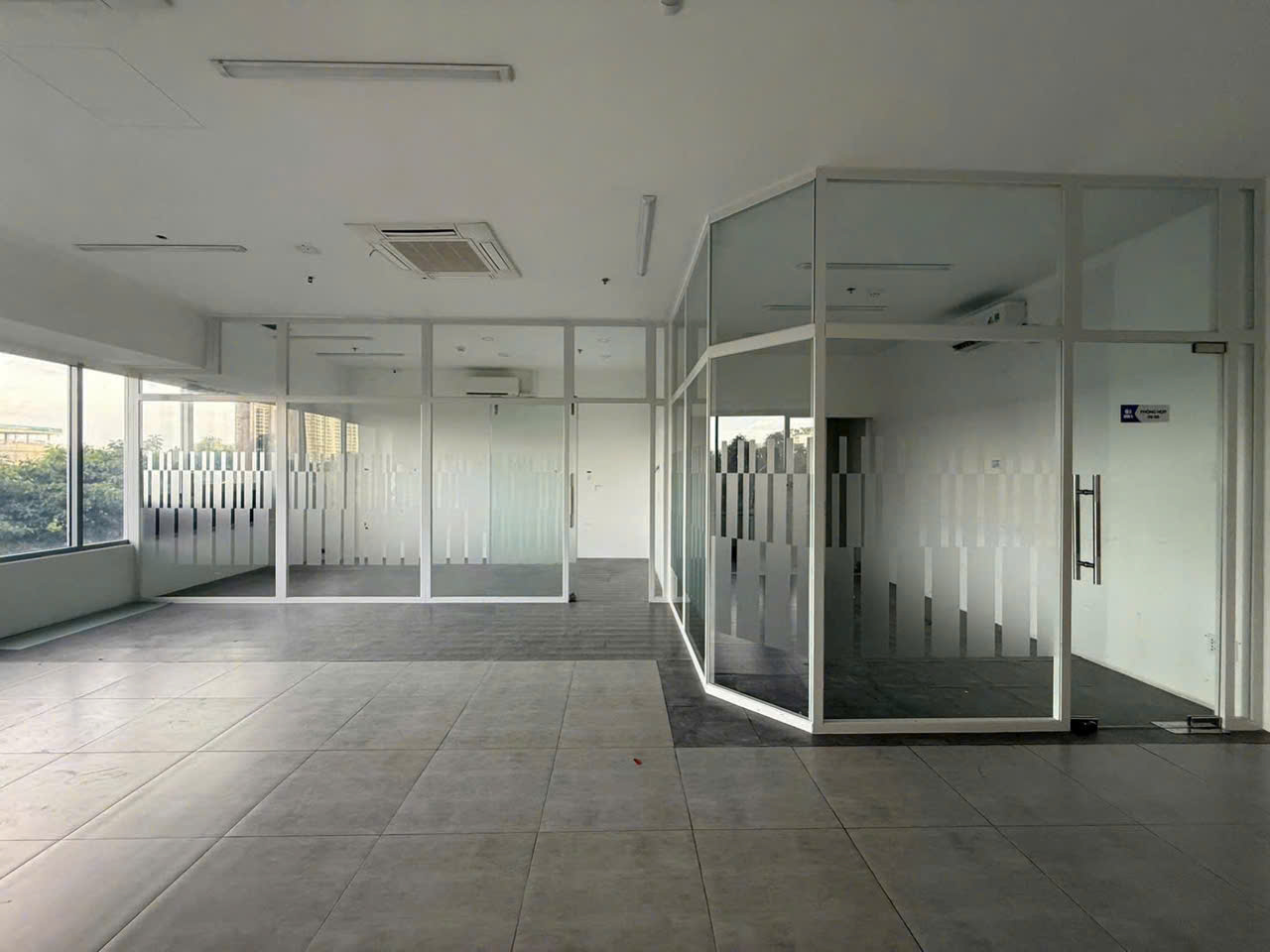 Cho thuê Nhà mặt tiền Phường Thủ Thiêm, Quận 2, Diện tích 99m², Giá 140 Triệu/tháng 4