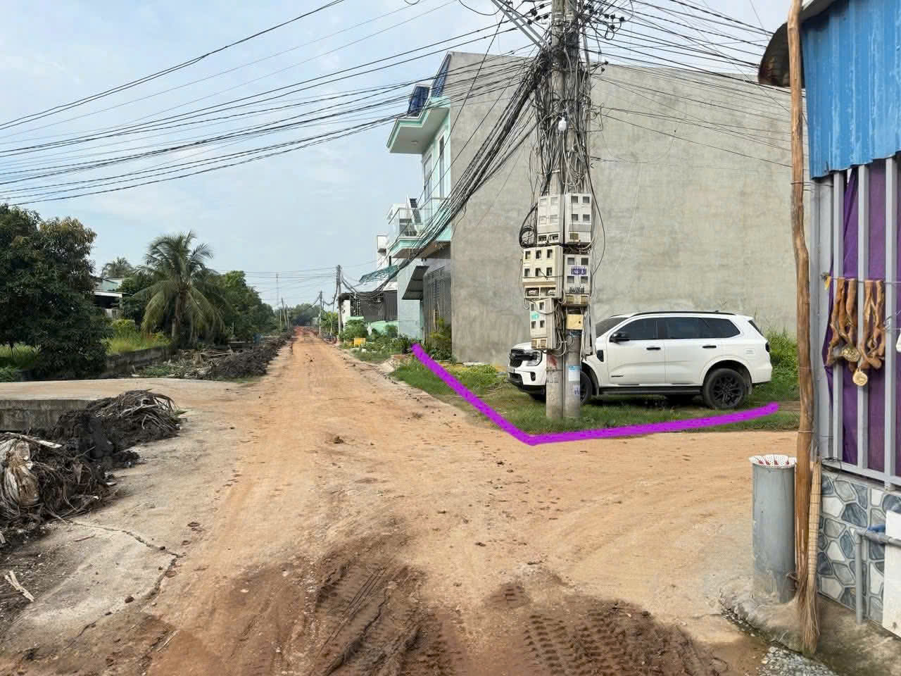 Bán đất thổ góc 2 mặt tiền đường beton xe tải , xã Tân Bửu dt 200m2 giá 3,7 tỷ 2