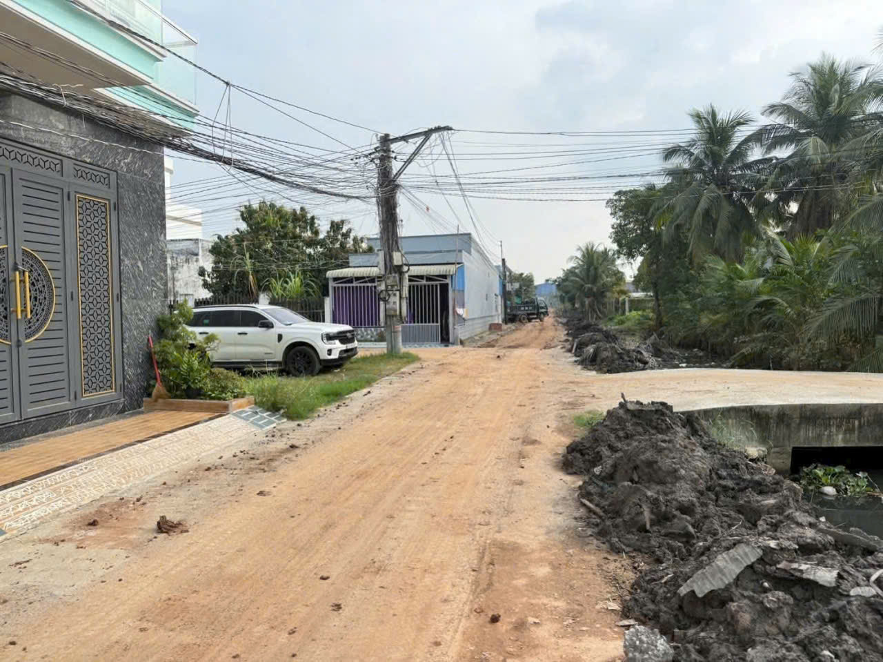 Bán đất thổ góc 2 mặt tiền đường beton xe tải , xã Tân Bửu dt 200m2 giá 3,7 tỷ 3