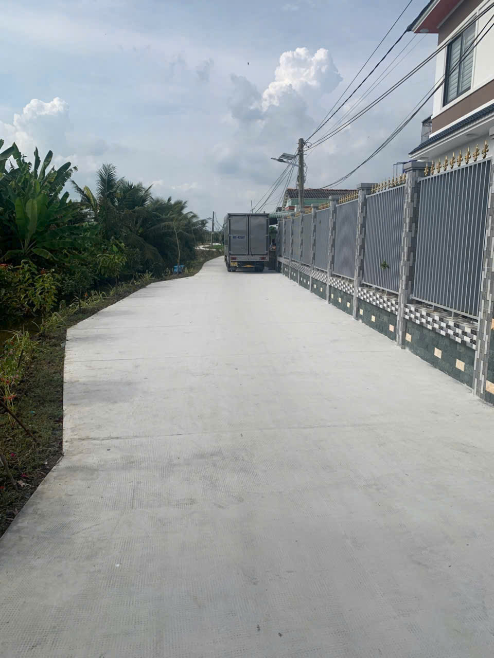 Bán nền thổ cư mt beton 4m Trần Thị Trâm , xã Tân Phước Tây , Tân Trụ dt 125m2 giá 525 triệu 4