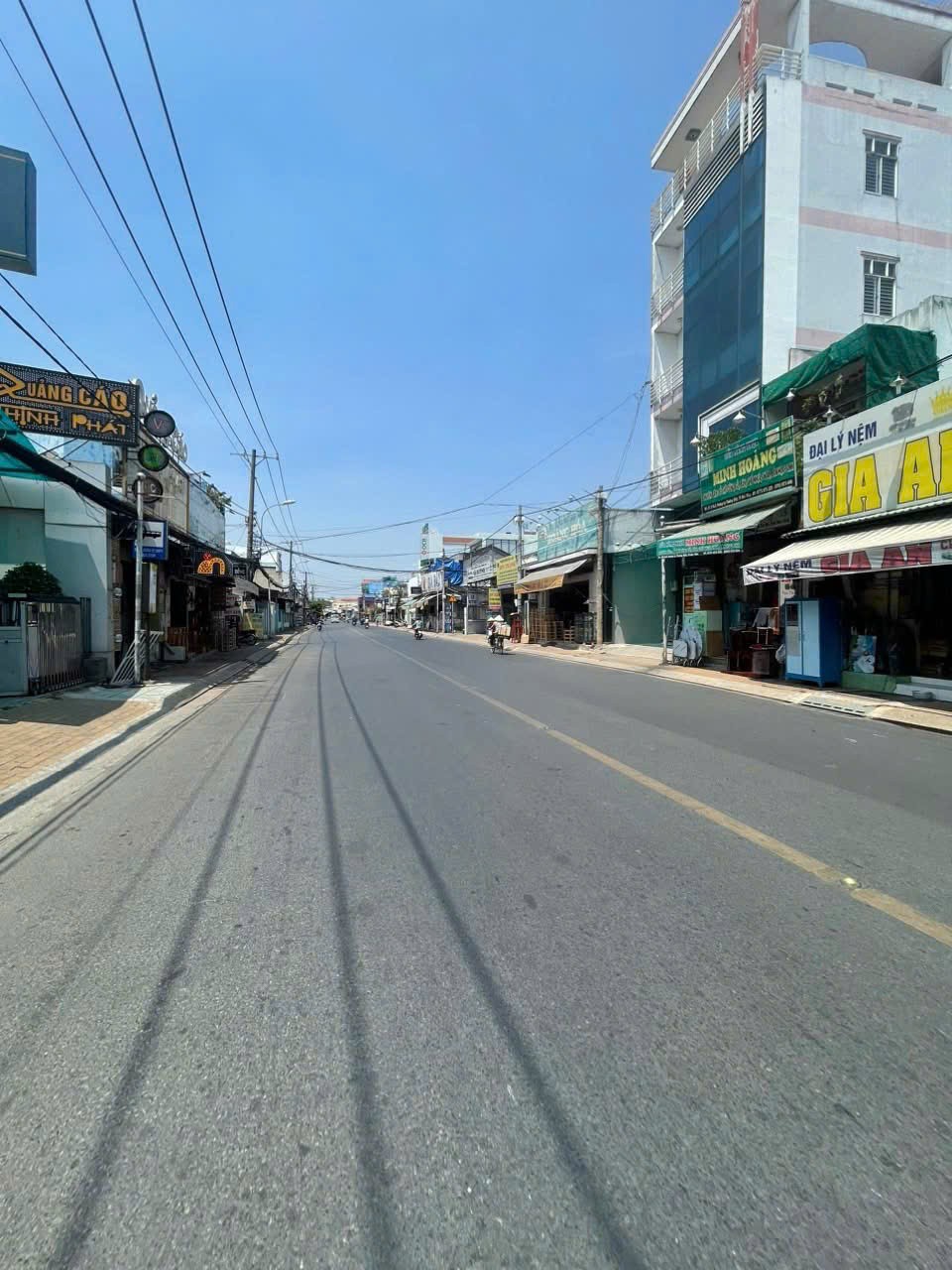 CỰC PHẨM ĐẤT (9X40) MẶT TIỀN LÝ THƯỜNG KIỆT – VÒNG XOAY HÓC MÔN 3