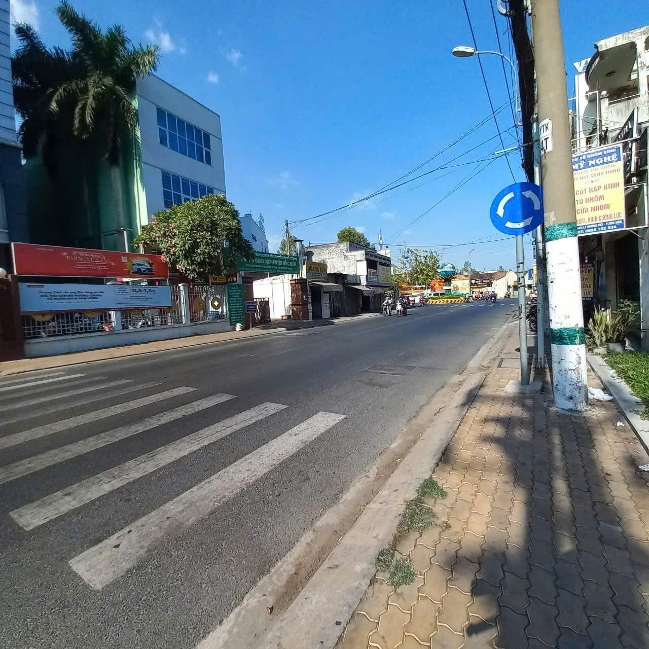 CỰC PHẨM ĐẤT (9X40) MẶT TIỀN LÝ THƯỜNG KIỆT – VÒNG XOAY HÓC MÔN 4