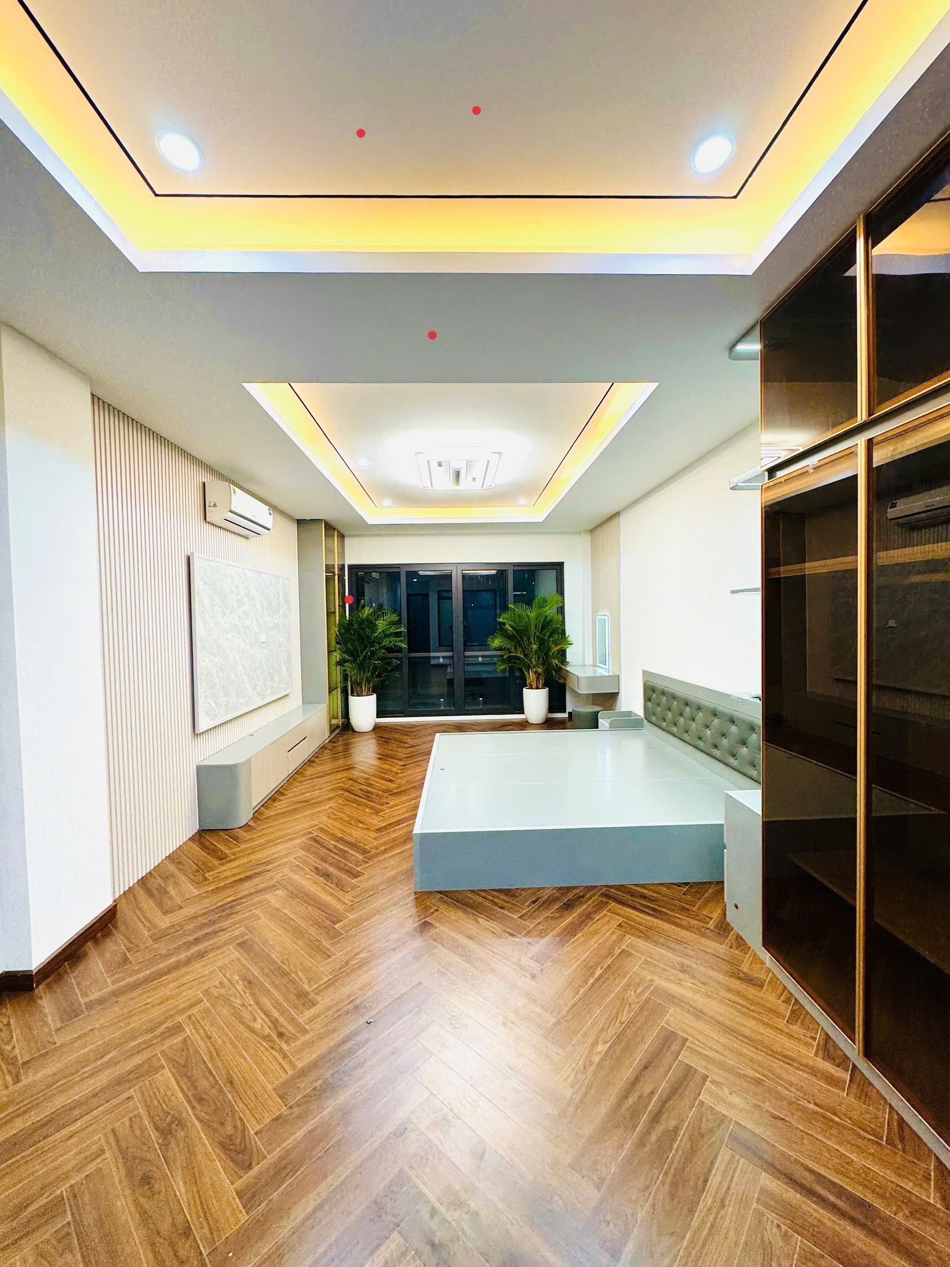 BÁN NHÀ GIANG BIÊN LONG BIÊN DT 60M2 Ô TÔ TRÁNH THANG MÁY FULL NỘI THẤT XỊN SÒ GIÁ NHỈNH 18 TỶ