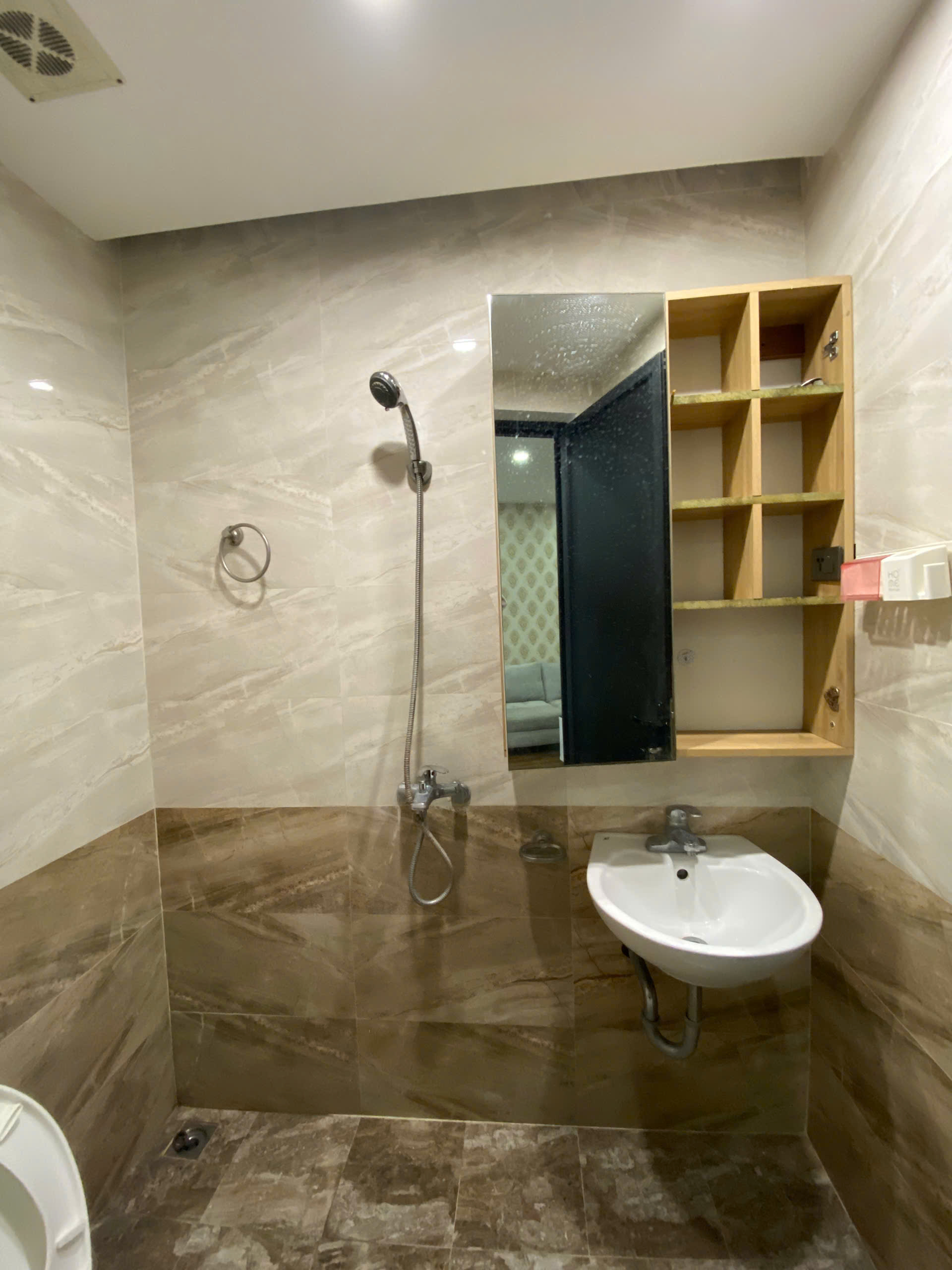 Bán gấp căn 2pn full nội thất – chung cư Thanh Hà 8