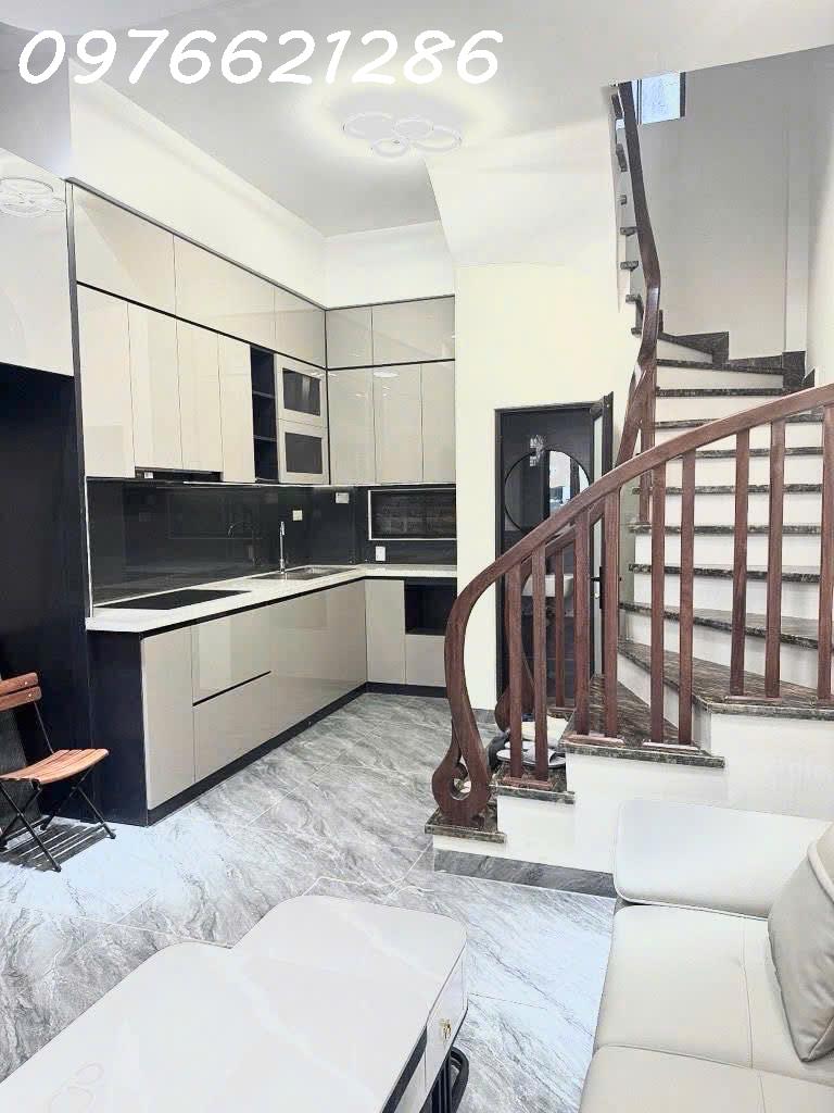 Bán nhà FULL nội thất Nguyễn Văn Cừ – 45m² – trung tâm Ngọc Lâm – giá 9,x tỷ 2