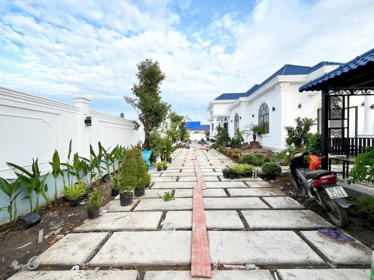 Nhà vườn siêu đẹp ở xã Mỹ Hạnh Bắc , Đức Hòa tdt 1000m2 ( 400m2 thổ) 4pn , 2wc giá 8 tỷ 7