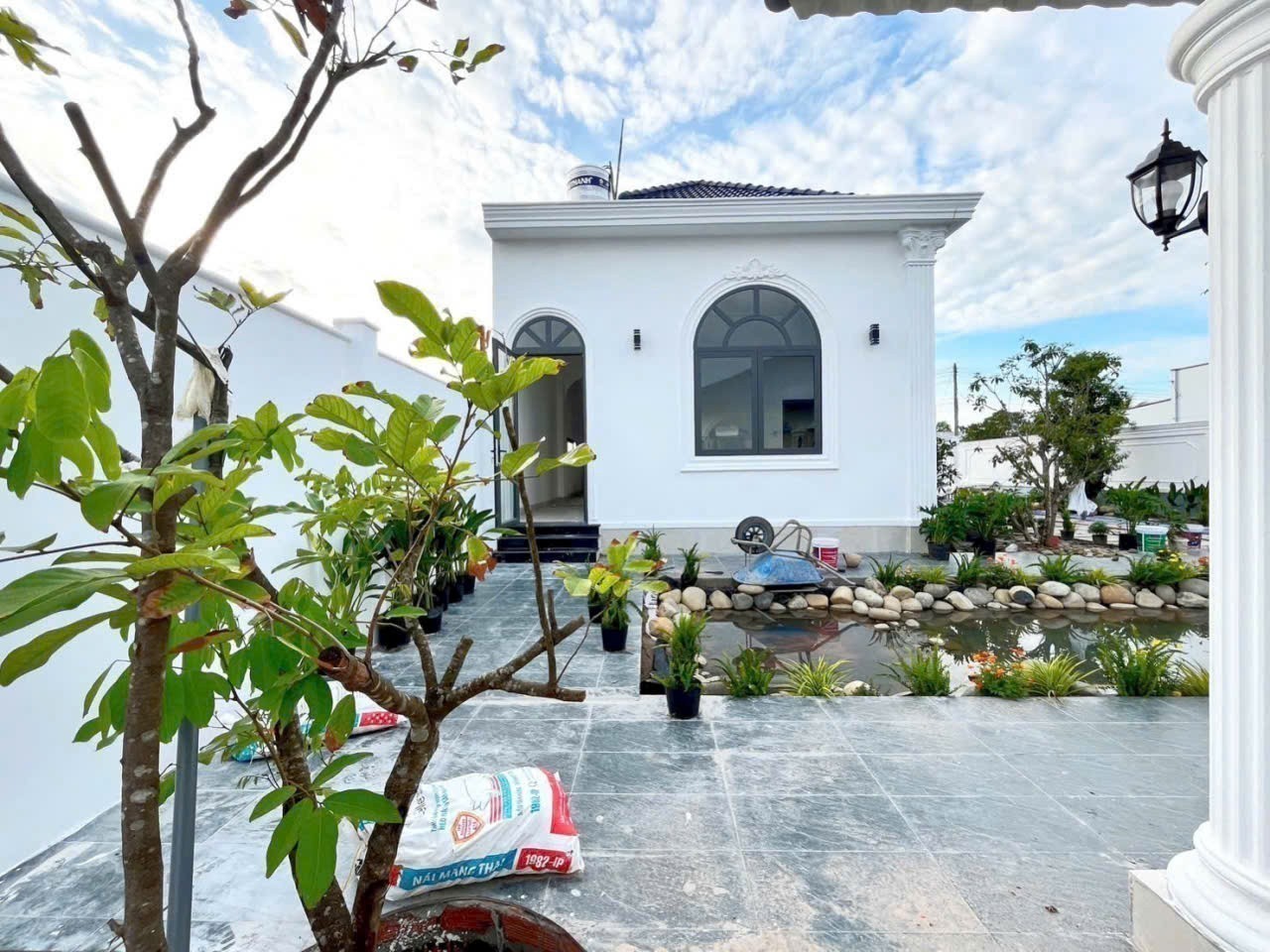 Nhà vườn siêu đẹp ở xã Mỹ Hạnh Bắc , Đức Hòa tdt 1000m2 ( 400m2 thổ) 4pn , 2wc giá 8 tỷ 8