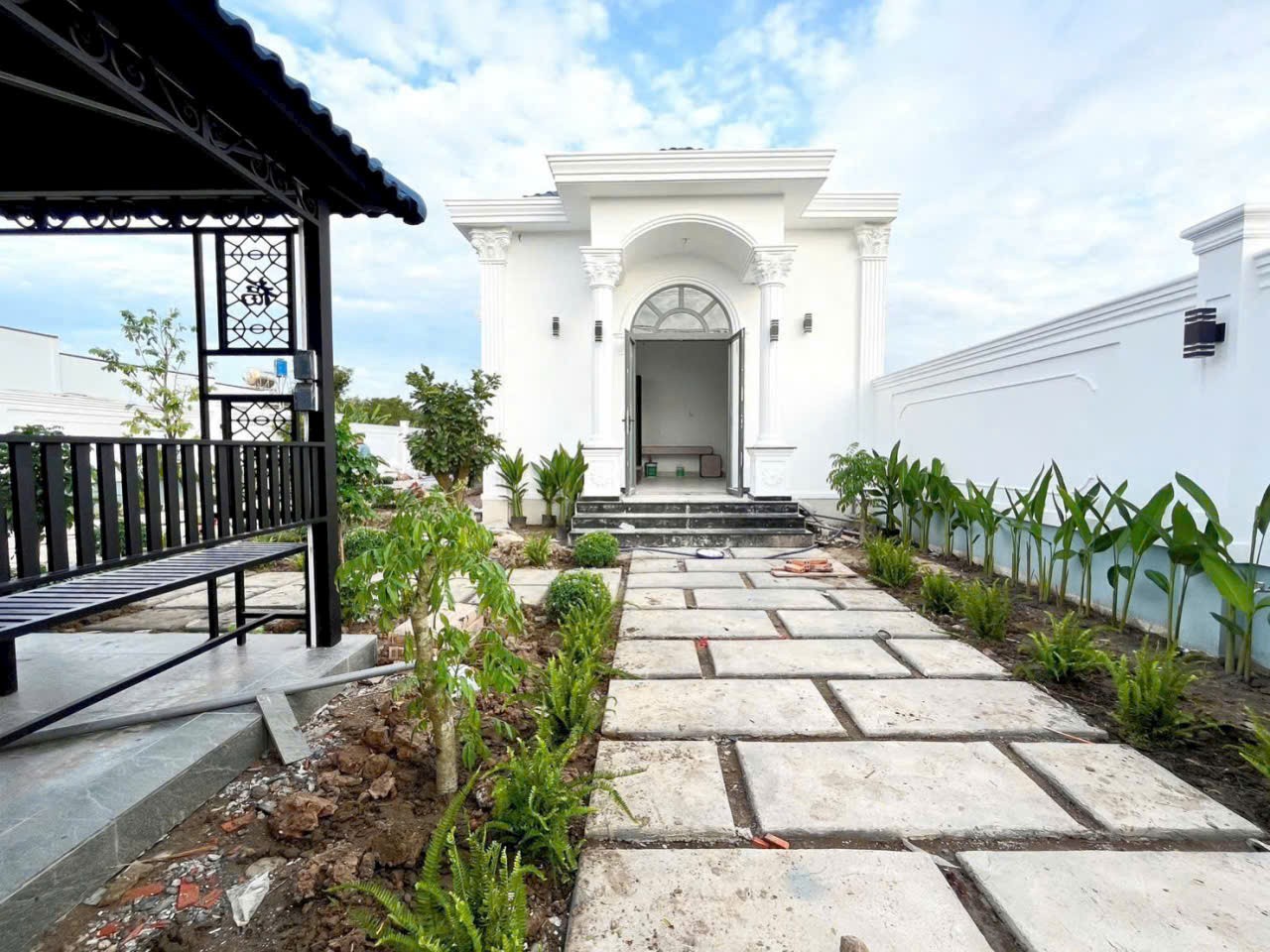 Nhà vườn siêu đẹp ở xã Mỹ Hạnh Bắc , Đức Hòa tdt 1000m2 ( 400m2 thổ) 4pn , 2wc giá 8 tỷ 9