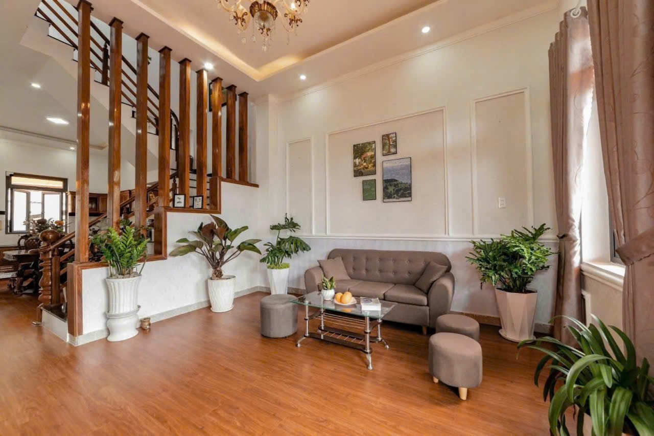 CHO THUÊ VILLA ĐẸP LỮ GIA PHƯỜNG 9 ĐÀ LẠT GIÁ 15TR 3