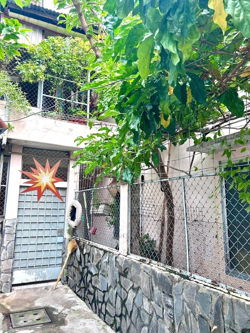 BÁN NHÀ DT 65M2- 2 MT- Đ. XÓM CHIẾU- NGANG LỚN NỞ HẬU 7.7M- LƯU THÔNG TÔN ĐẢN -TÔN THẤT THUYẾT-