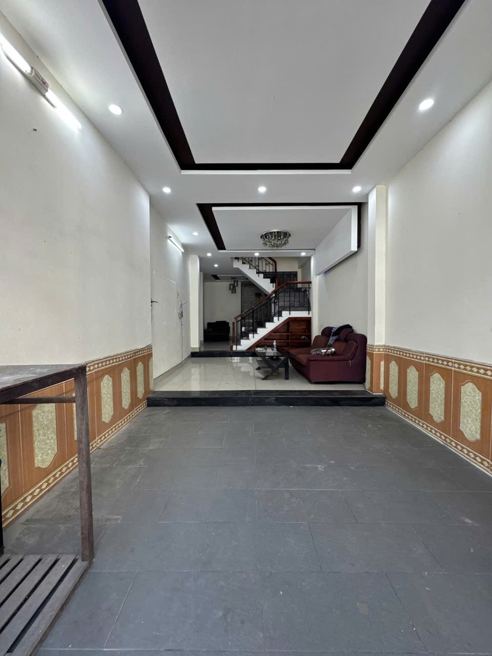 HOTKIỆT Ô TÔ TRÁNH CHỈ 5.X ĐỒNG - SẴN NHÀ 3 TẦNG KIÊN CỐ - DT 62.2M2 (3.8X16.4) NỞ HẬU NHẸ - VỊ